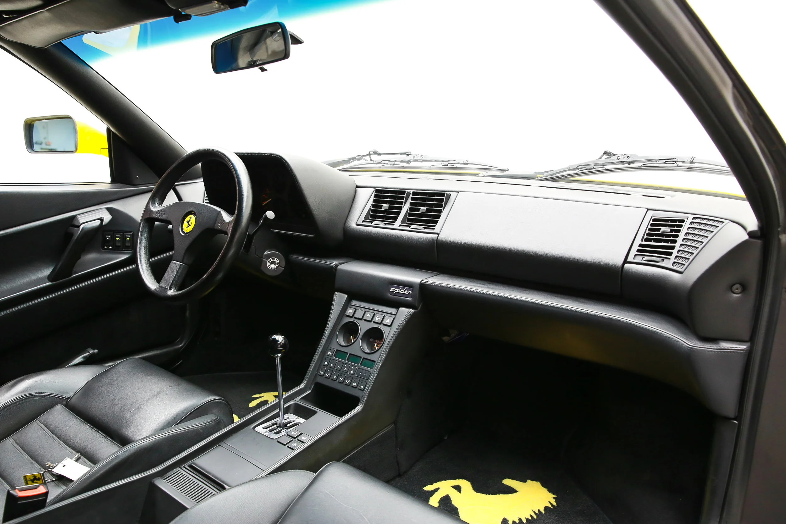 ROBERT_BASSAM_FERRARI_348_SPIDER_1995_YELLOW (30).jpg