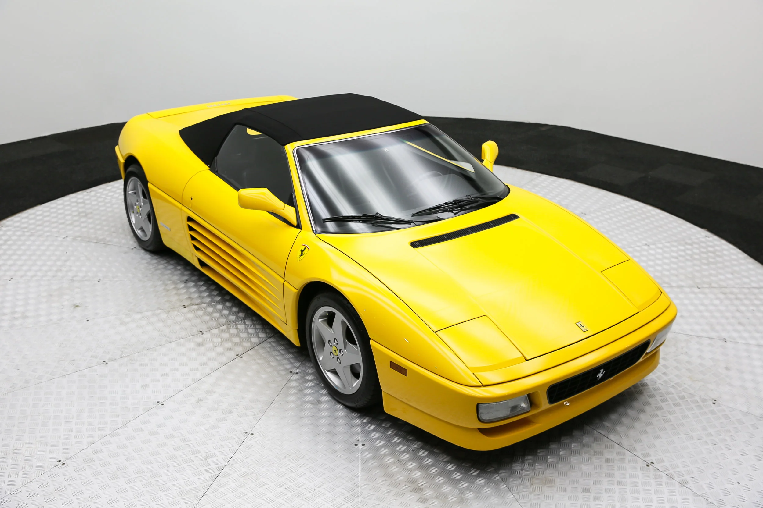 ROBERT_BASSAM_FERRARI_348_SPIDER_1995_YELLOW (52).jpg