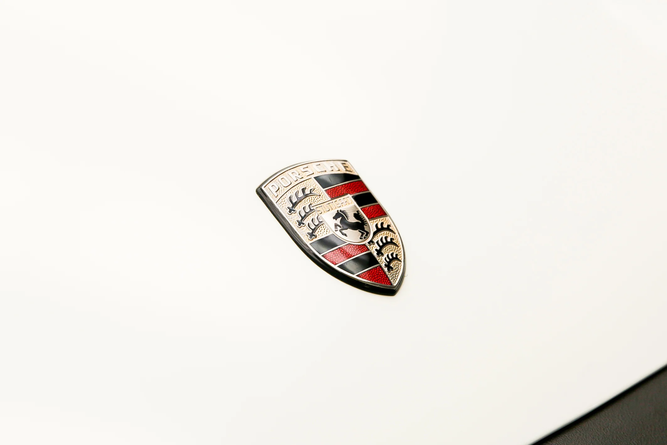 ROBERT_BASSAM_PORSCHE_930_1988_WHITE (61).jpg