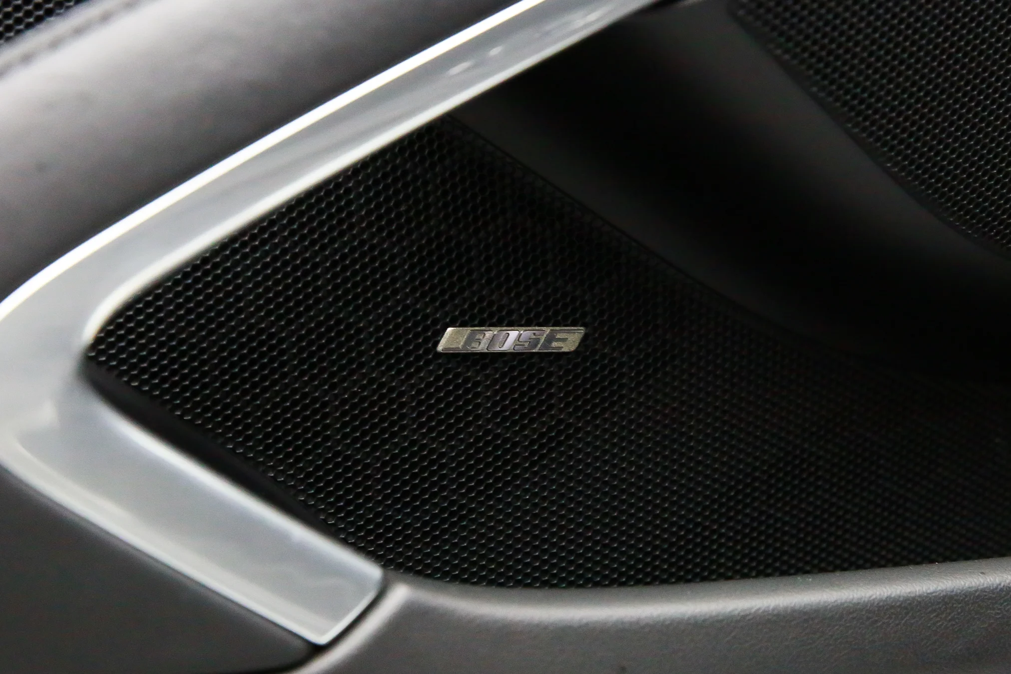 ROBERT_BASSAM_PORSCHE_911_TURBO_S_2014_WHITE (6).jpg