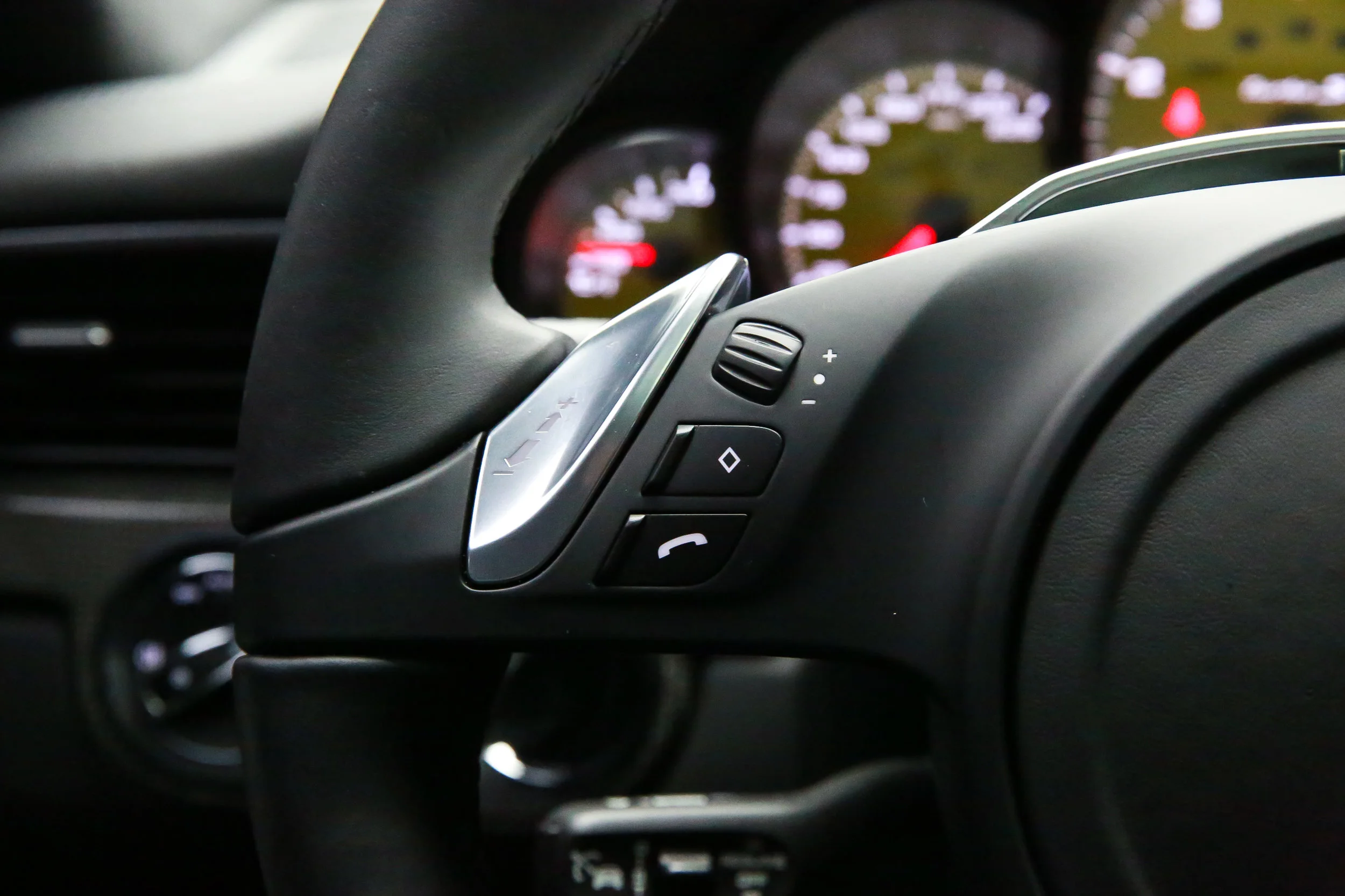 ROBERT_BASSAM_PORSCHE_911_TURBO_S_2014_WHITE (12).jpg