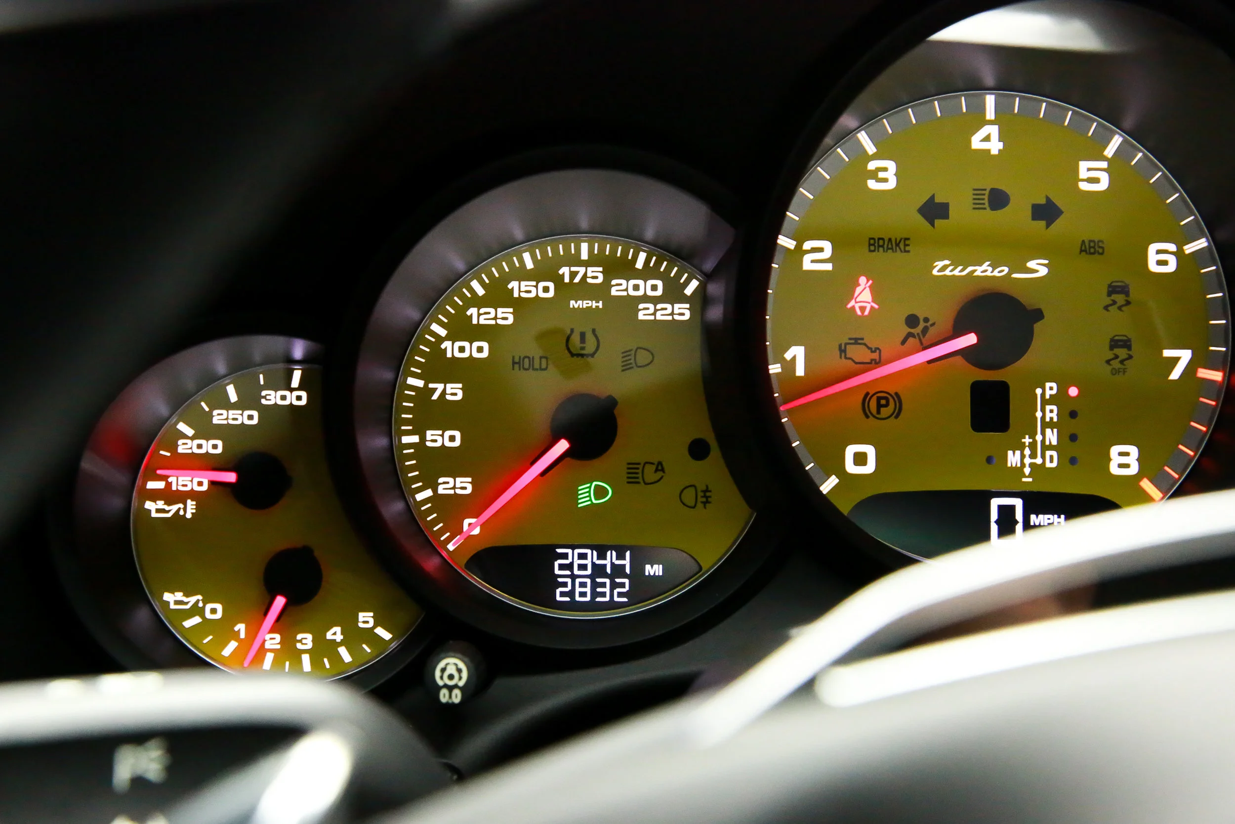 ROBERT_BASSAM_PORSCHE_911_TURBO_S_2014_WHITE (16).jpg