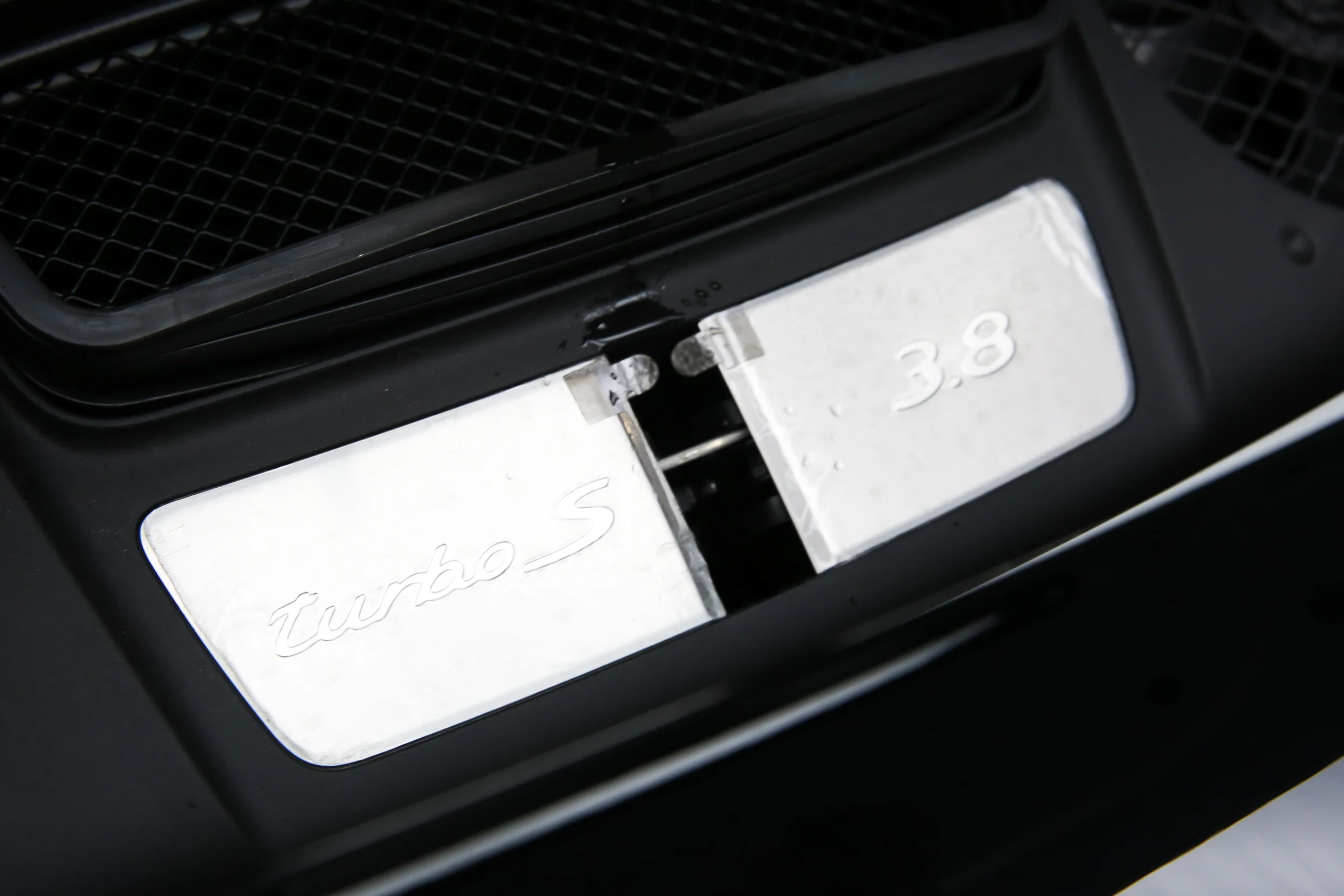 ROBERT_BASSAM_PORSCHE_911_TURBO_S_2014_WHITE (29).jpg