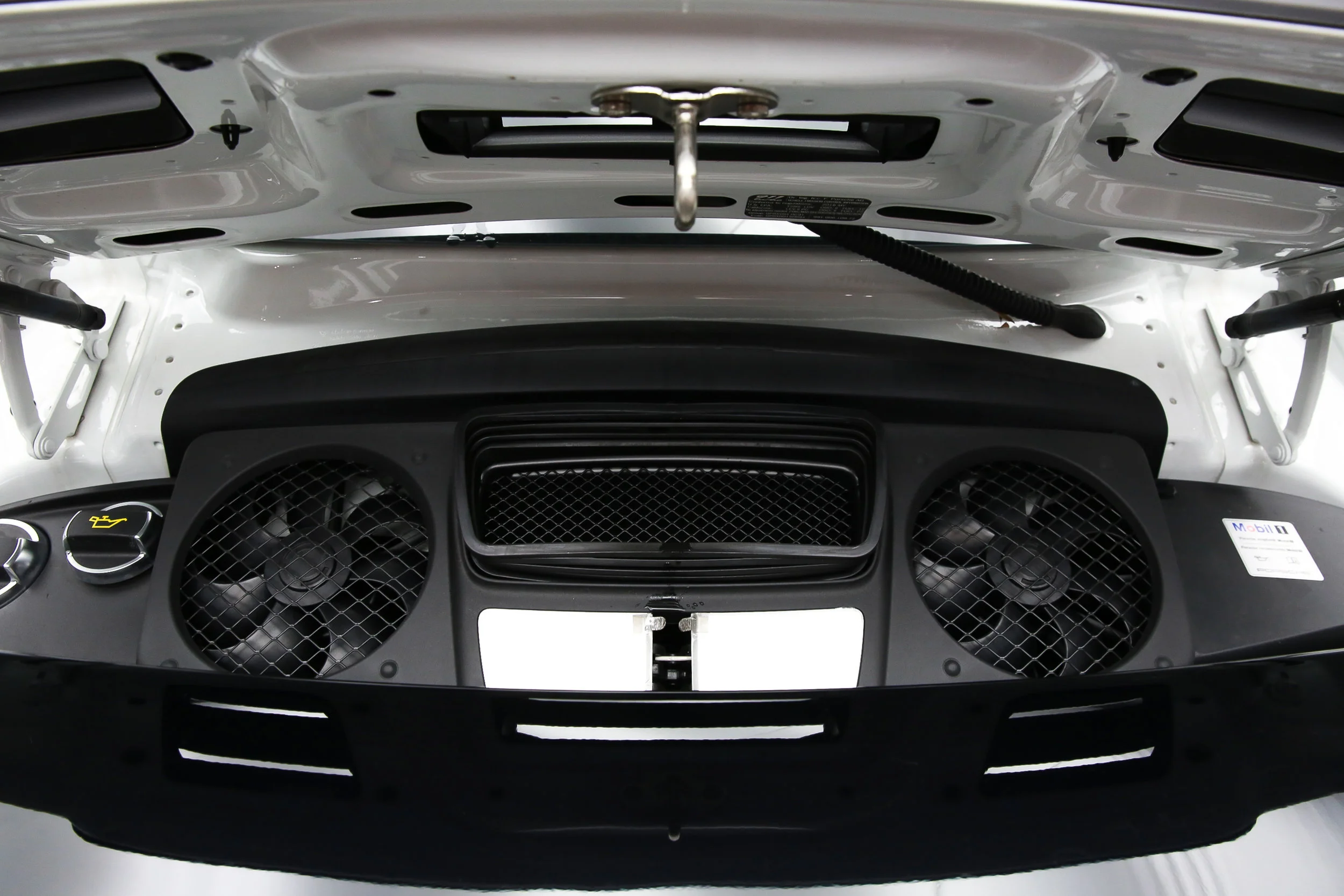 ROBERT_BASSAM_PORSCHE_911_TURBO_S_2014_WHITE (28).jpg