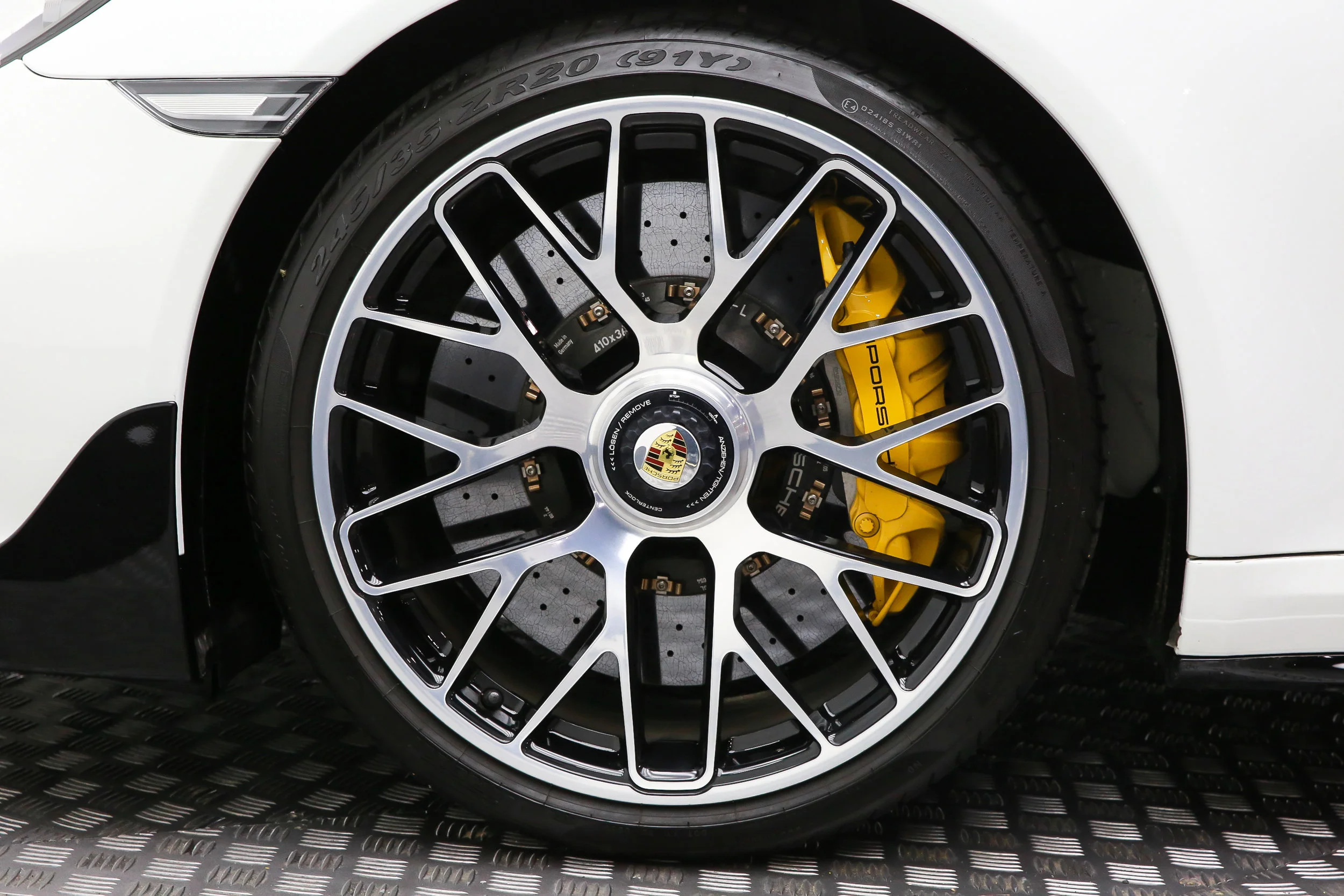 ROBERT_BASSAM_PORSCHE_911_TURBO_S_2014_WHITE (36).jpg