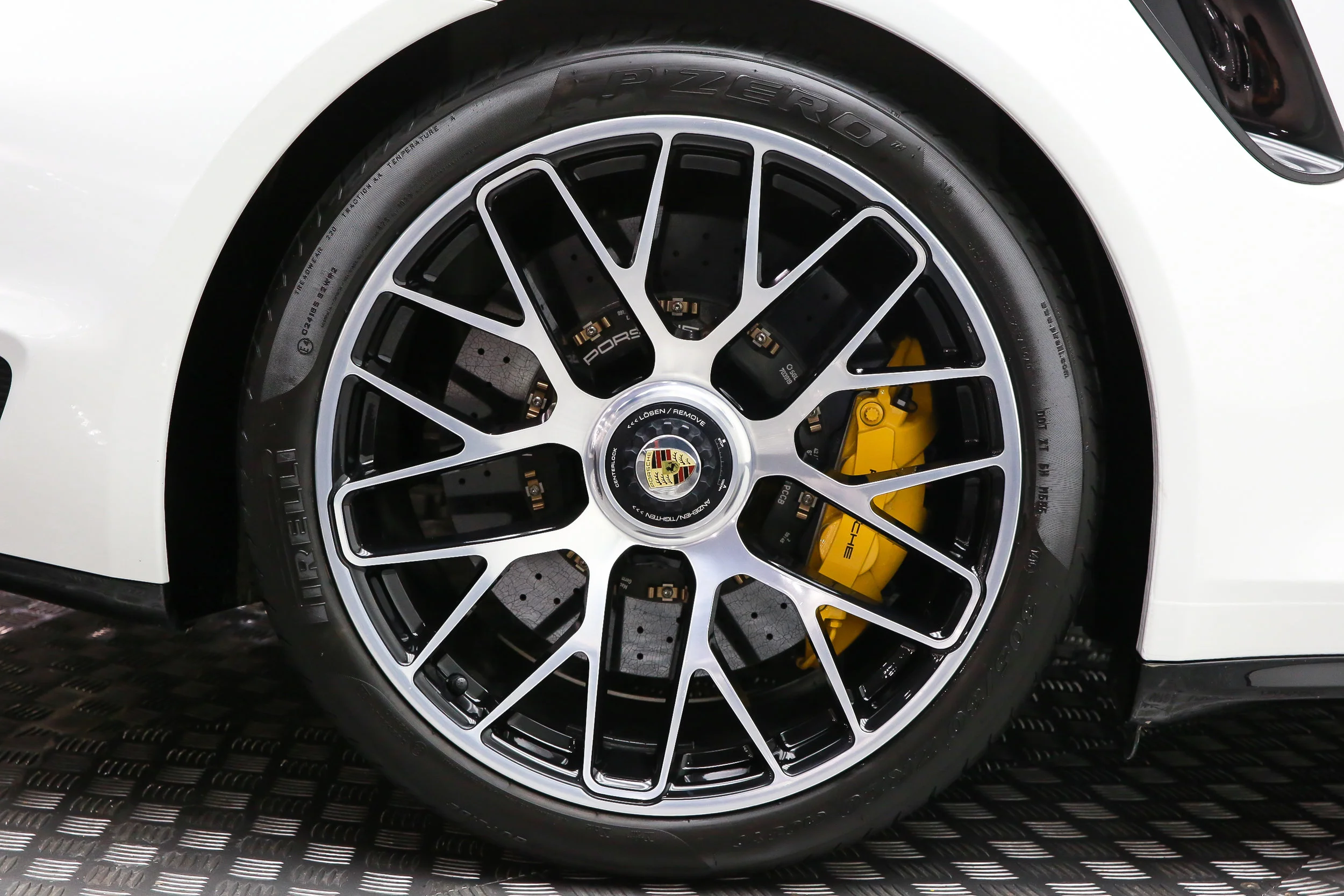 ROBERT_BASSAM_PORSCHE_911_TURBO_S_2014_WHITE (40).jpg