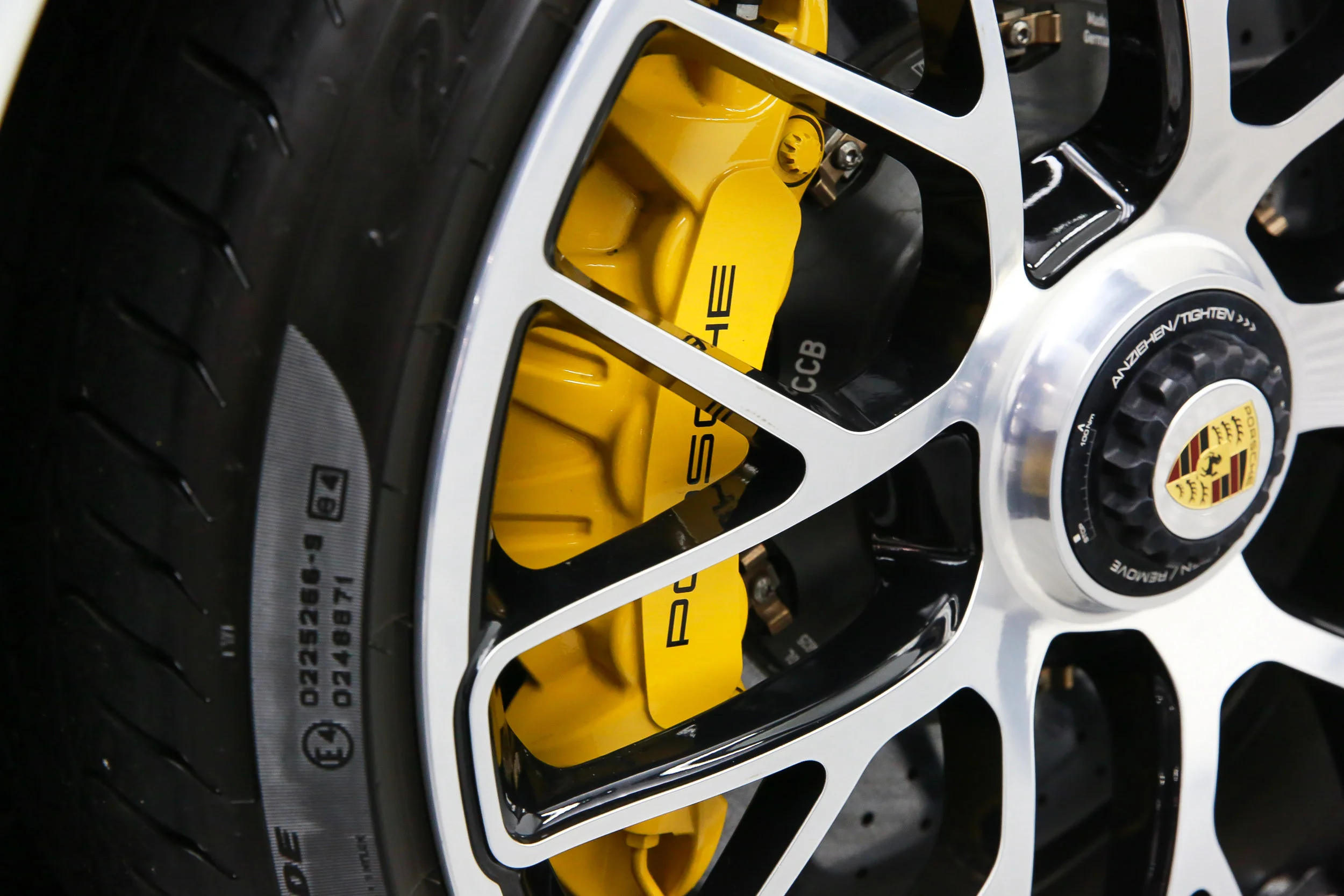 ROBERT_BASSAM_PORSCHE_911_TURBO_S_2014_WHITE (43).jpg