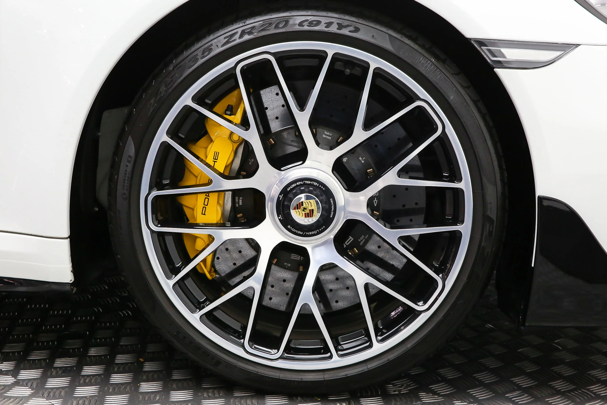 ROBERT_BASSAM_PORSCHE_911_TURBO_S_2014_WHITE (42).jpg