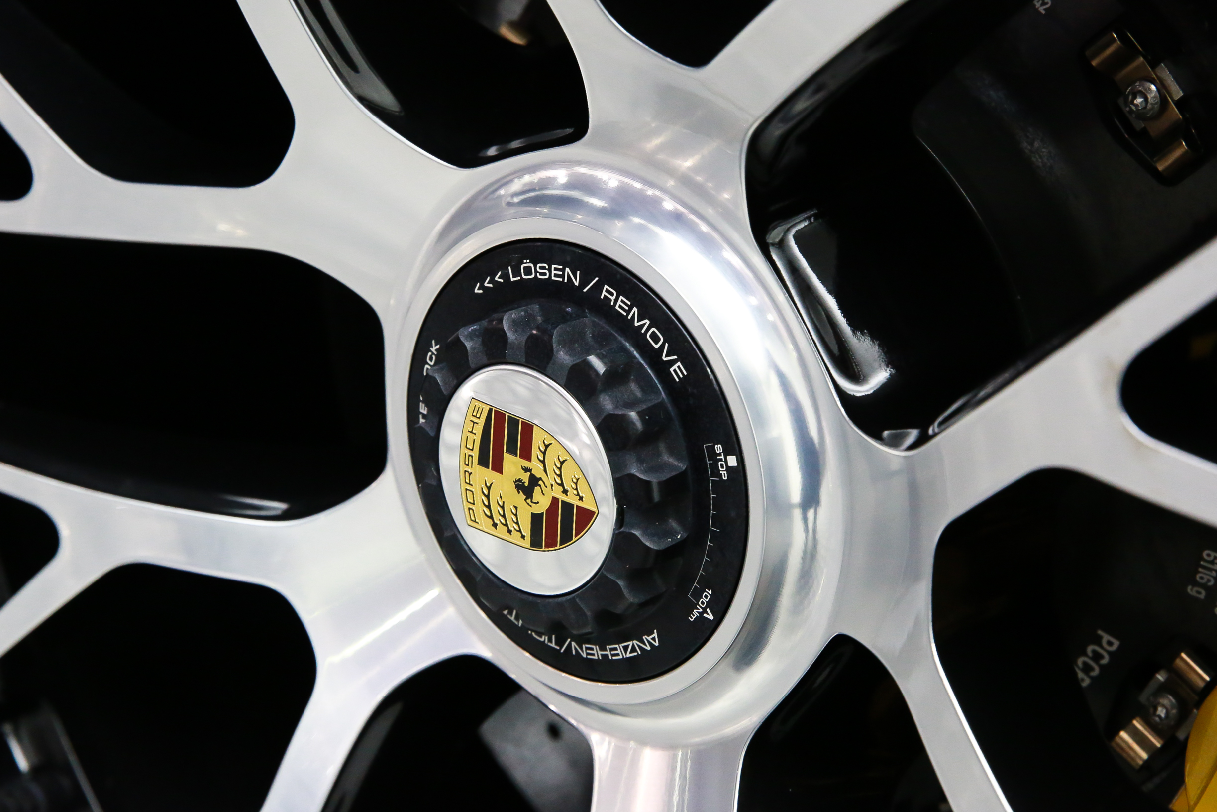 ROBERT_BASSAM_PORSCHE_911_TURBO_S_2014_WHITE (44).jpg