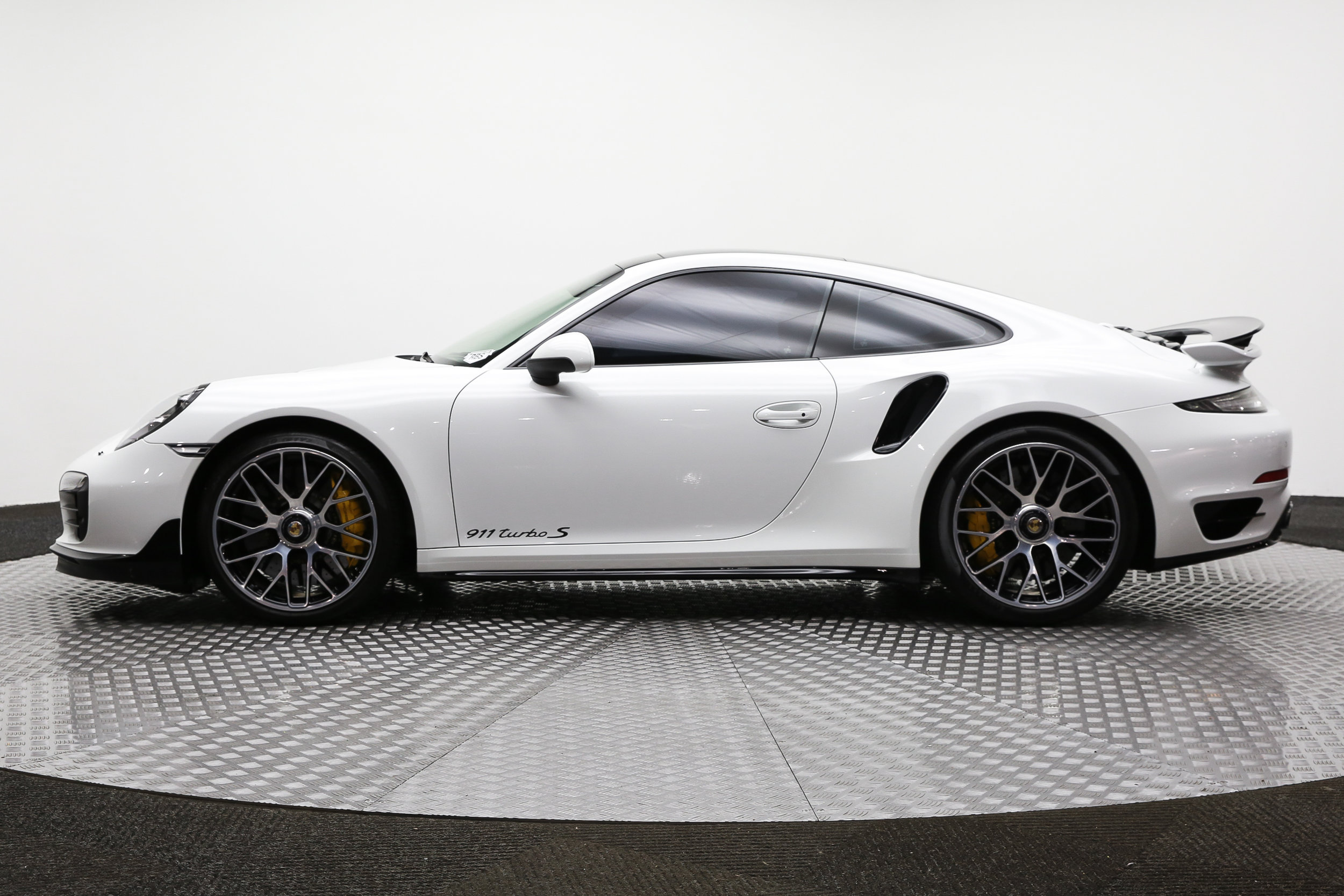 ROBERT_BASSAM_PORSCHE_911_TURBO_S_2014_WHITE (56).jpg