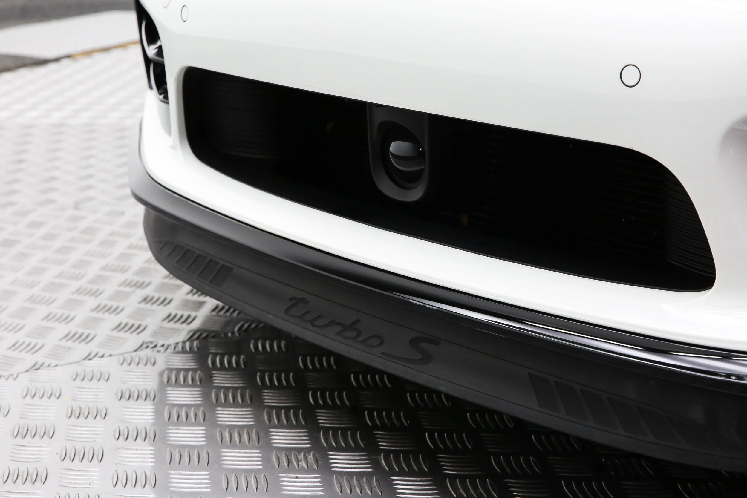 ROBERT_BASSAM_PORSCHE_911_TURBO_S_2014_WHITE (60).jpg