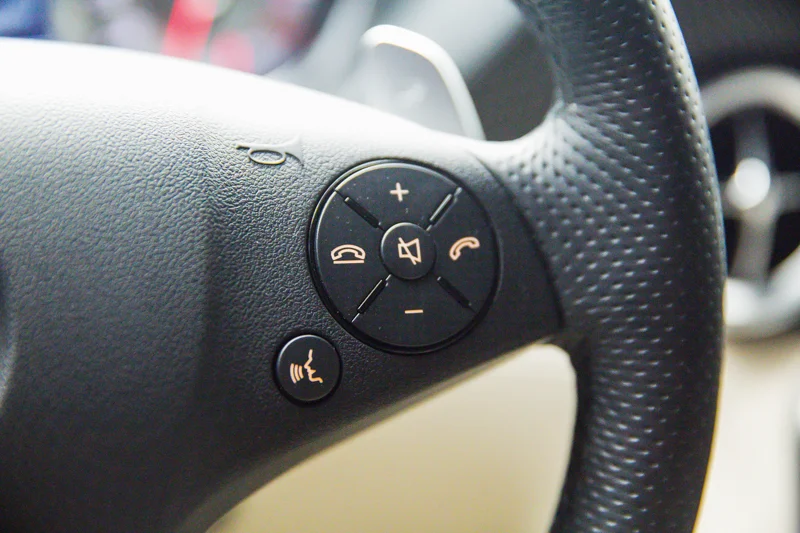 ROBERT_BASSAM_MERCEDES_SLS_AMG_WHITE_2011 (10).jpg