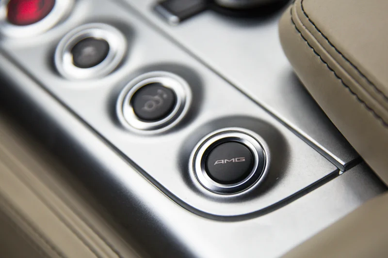 ROBERT_BASSAM_MERCEDES_SLS_AMG_WHITE_2011 (16).jpg