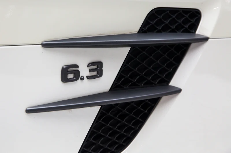 ROBERT_BASSAM_MERCEDES_SLS_AMG_WHITE_2011 (37).jpg