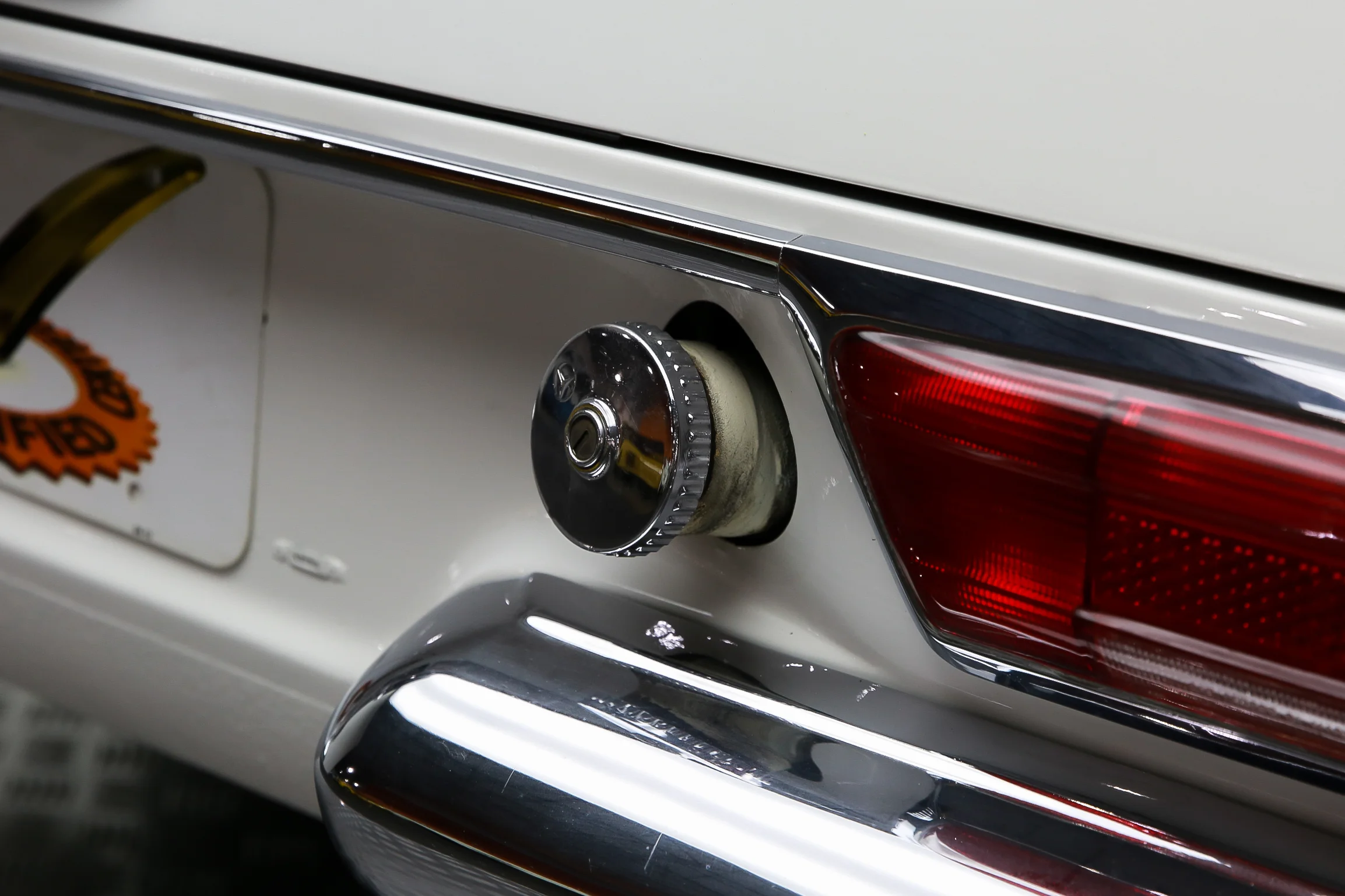 ROBERT_BASSAM_MERCEDES_230SL_WHITE (26).jpg