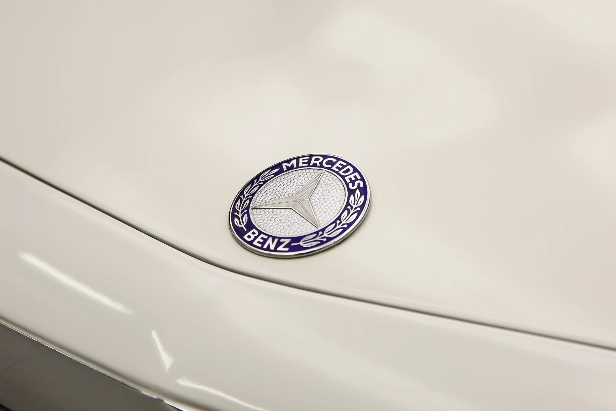 ROBERT_BASSAM_MERCEDES_230SL_WHITE (30).jpg