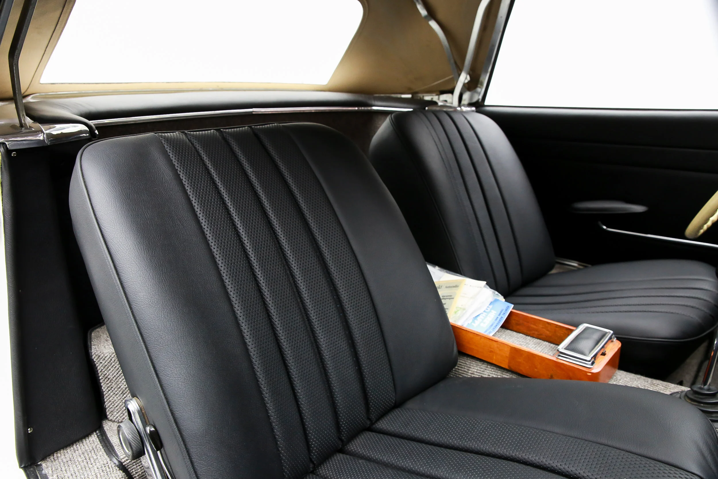 ROBERT_BASSAM_MERCEDES_230SL_WHITE (40).jpg