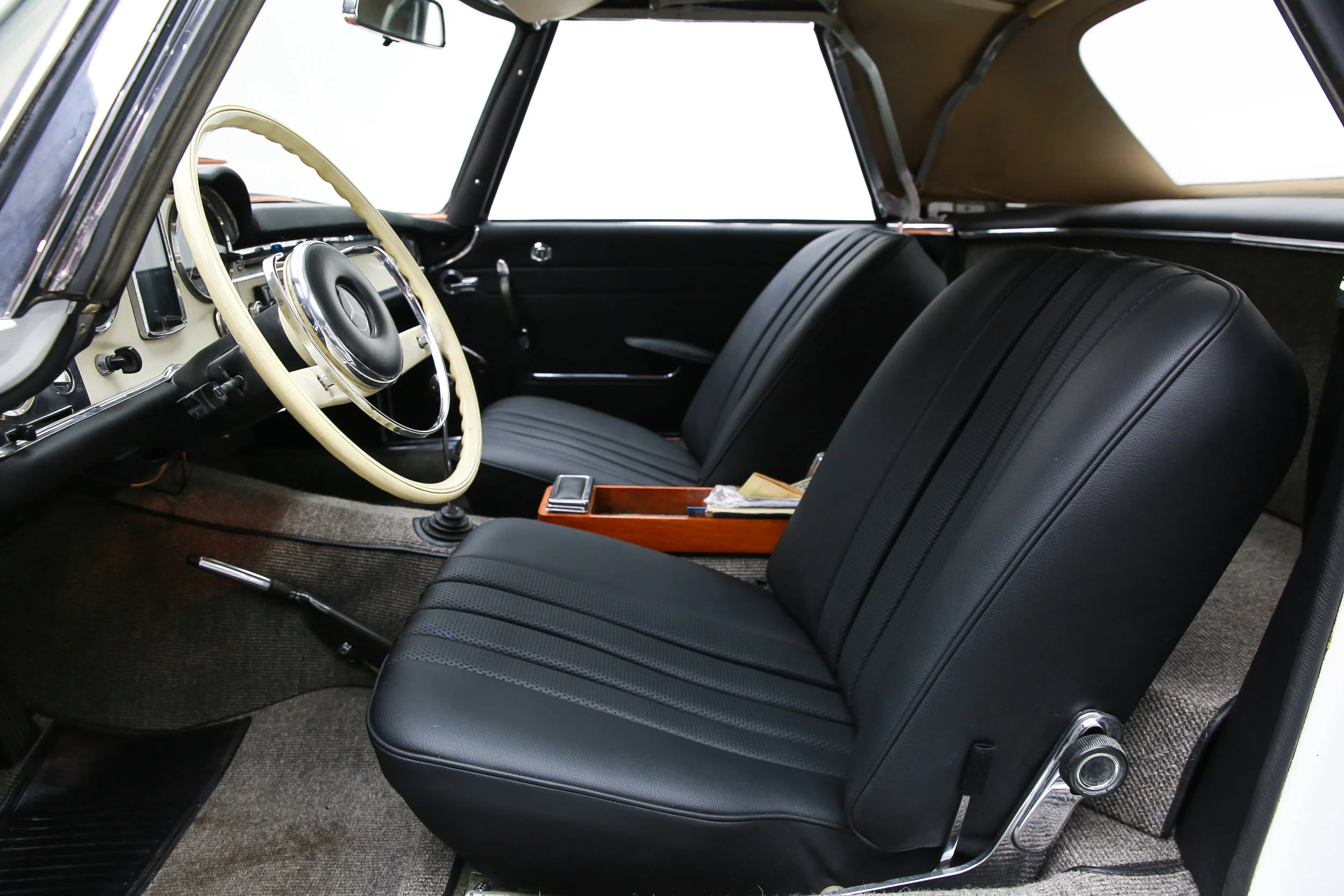 ROBERT_BASSAM_MERCEDES_230SL_WHITE (46).jpg