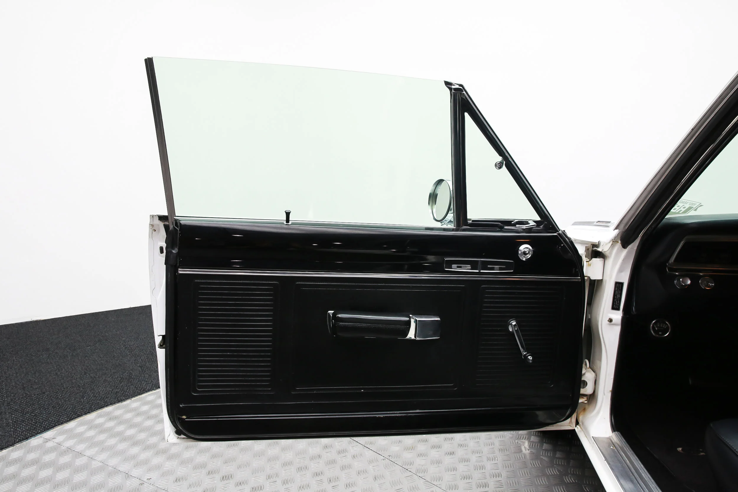 ROBERT_BASSAM_DODGE_DART_WHITE- (16).jpg