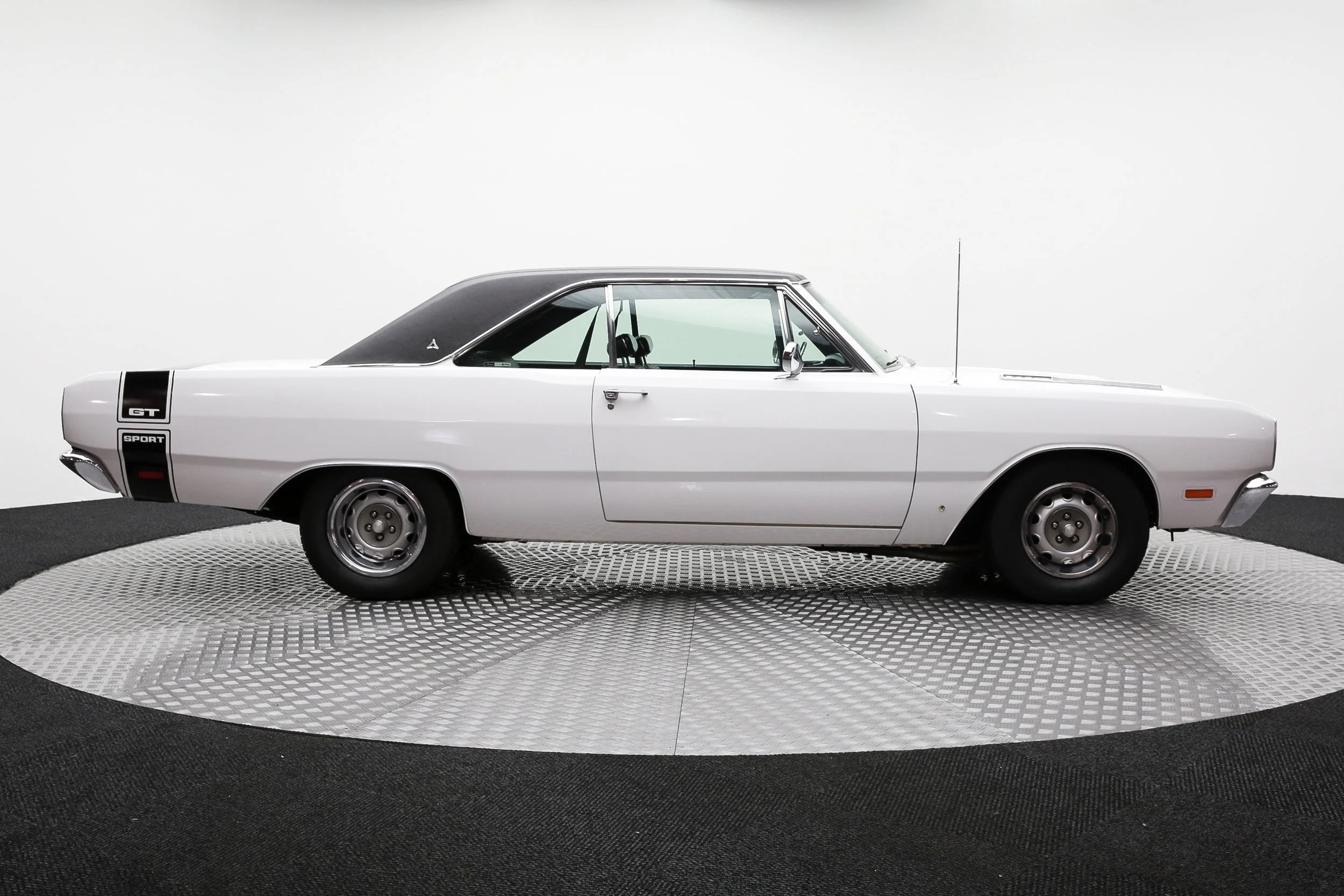 ROBERT_BASSAM_DODGE_DART_WHITE- (14).jpg