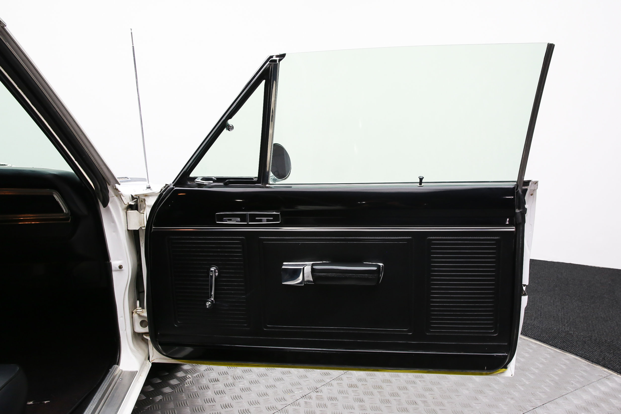 ROBERT_BASSAM_DODGE_DART_WHITE- (36).jpg