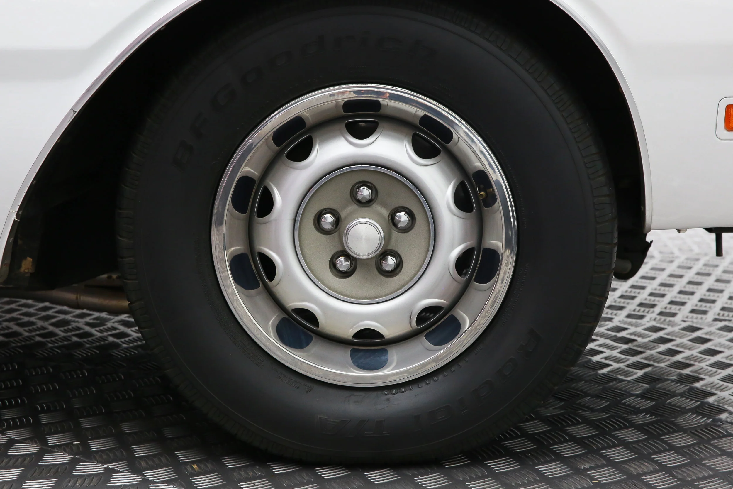 ROBERT_BASSAM_DODGE_DART_WHITE- (45).jpg