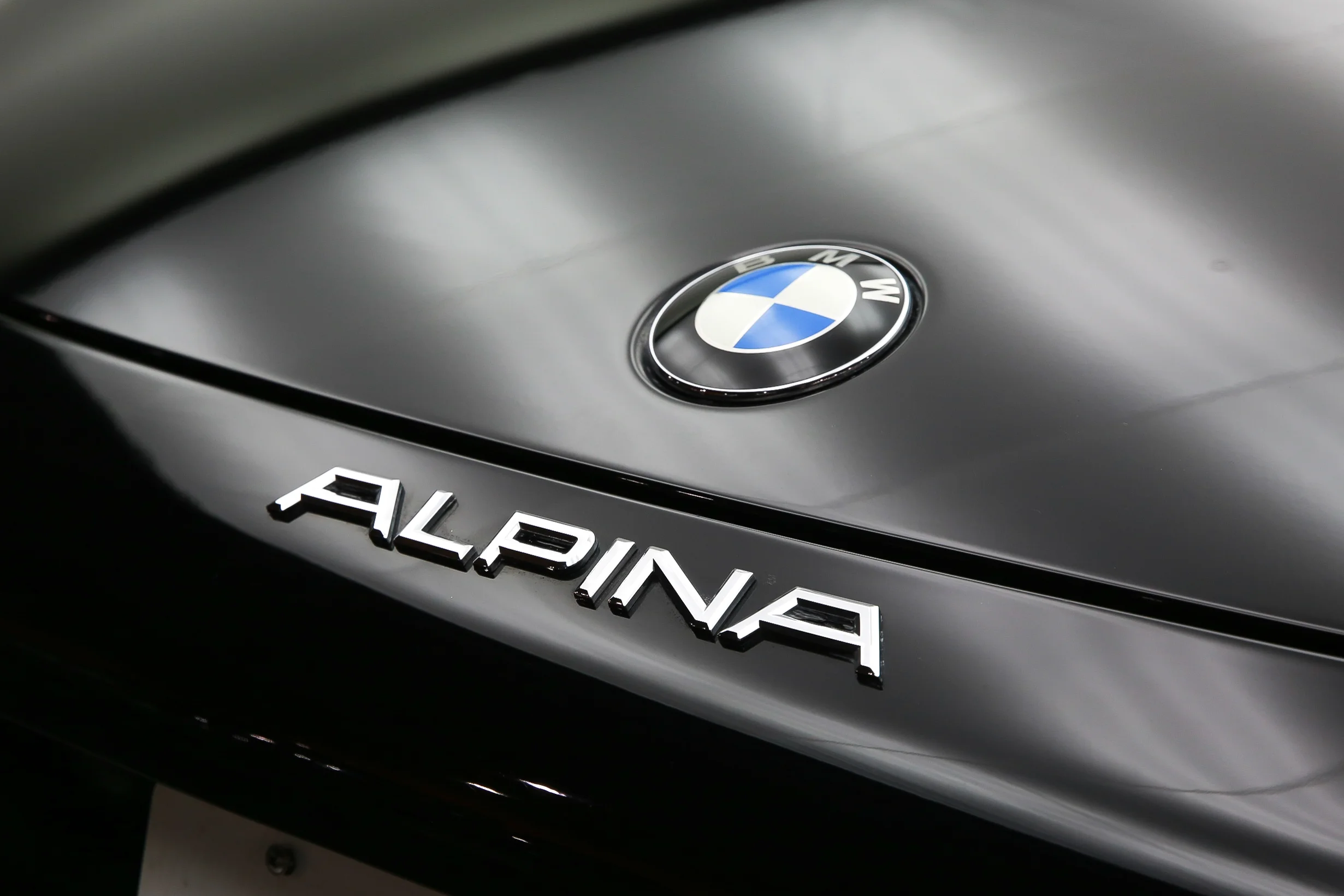 ROBERT_BASSAM_BMW_Z8_2003_BLACK (29).jpg