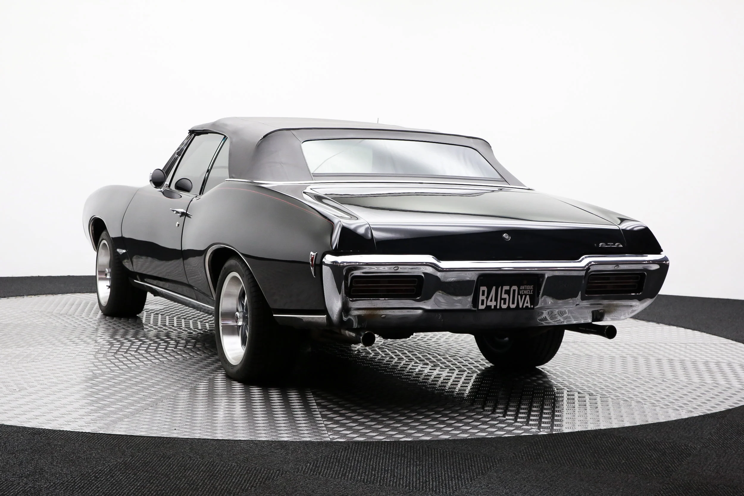 ROBERT_BASSAM_PONTIAC_GTO_1968_BLACK (3).jpg