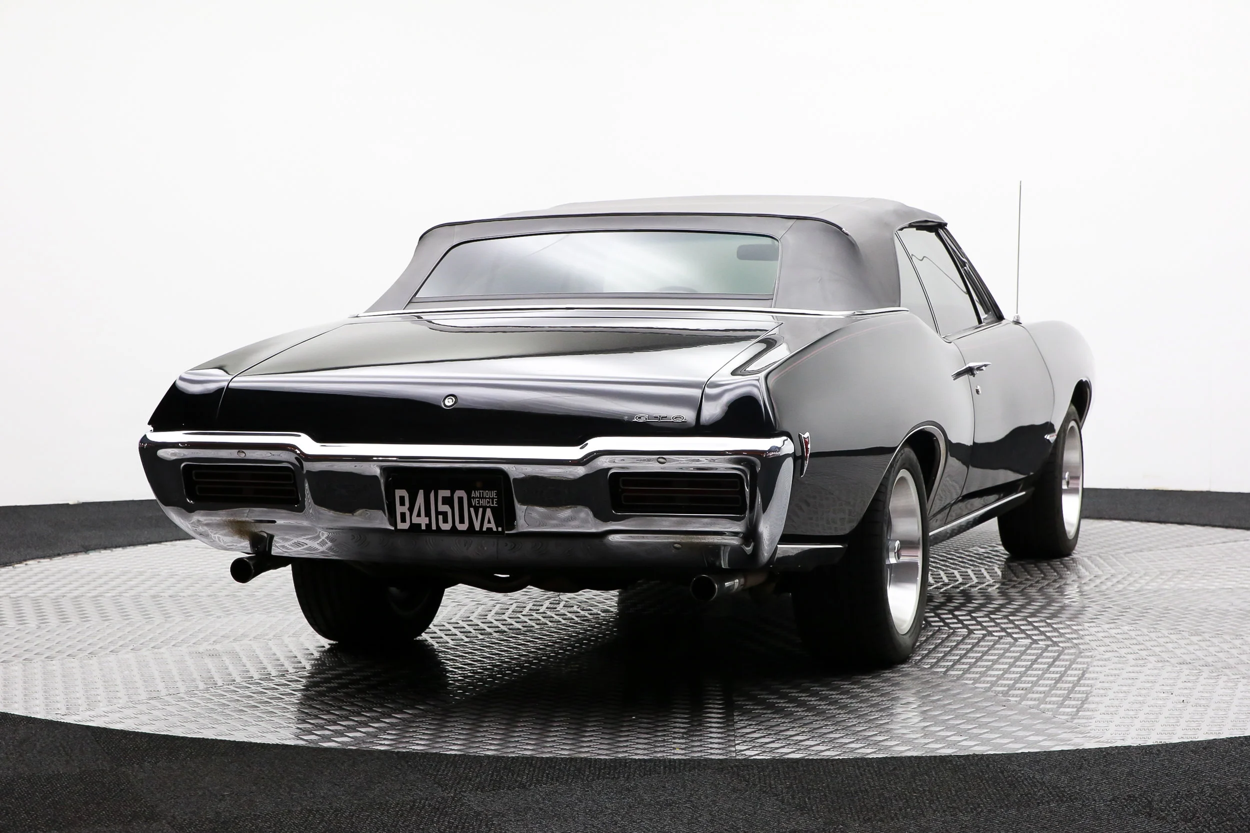 ROBERT_BASSAM_PONTIAC_GTO_1968_BLACK (1).jpg