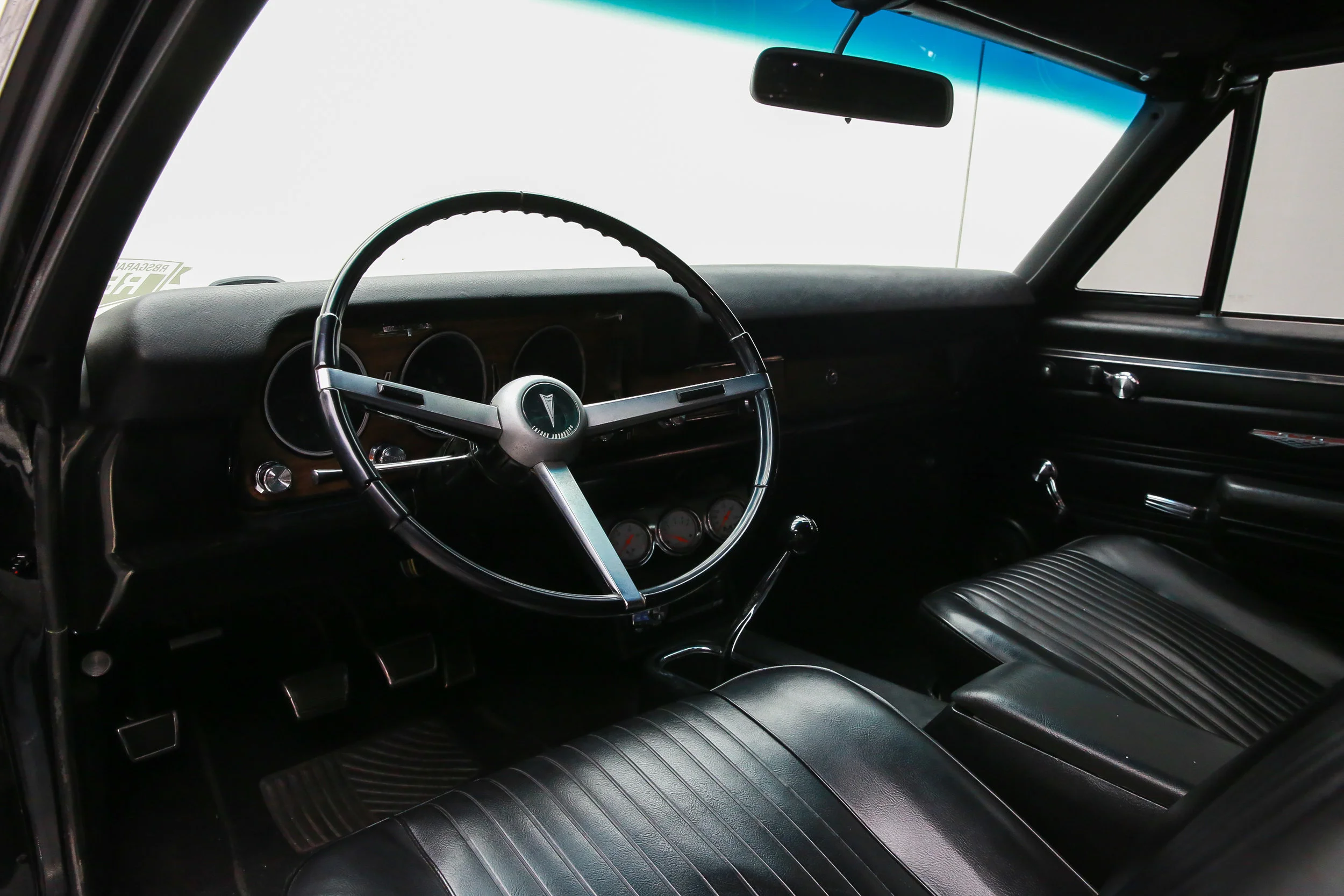 ROBERT_BASSAM_PONTIAC_GTO_1968_BLACK (7).jpg