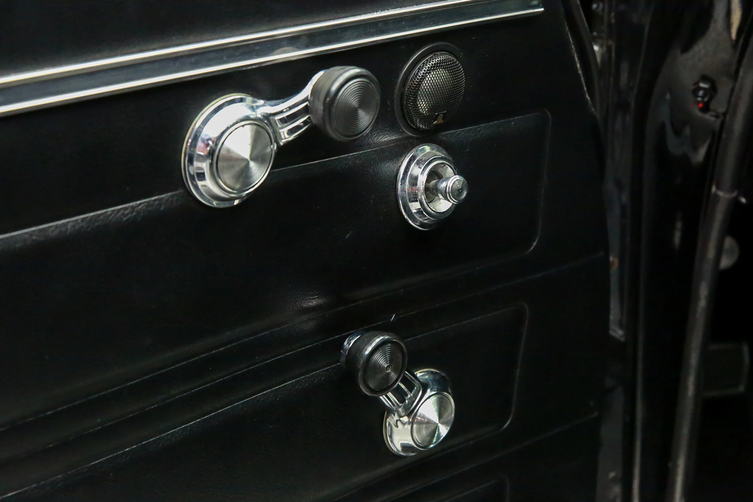 ROBERT_BASSAM_PONTIAC_GTO_1968_BLACK (6).jpg