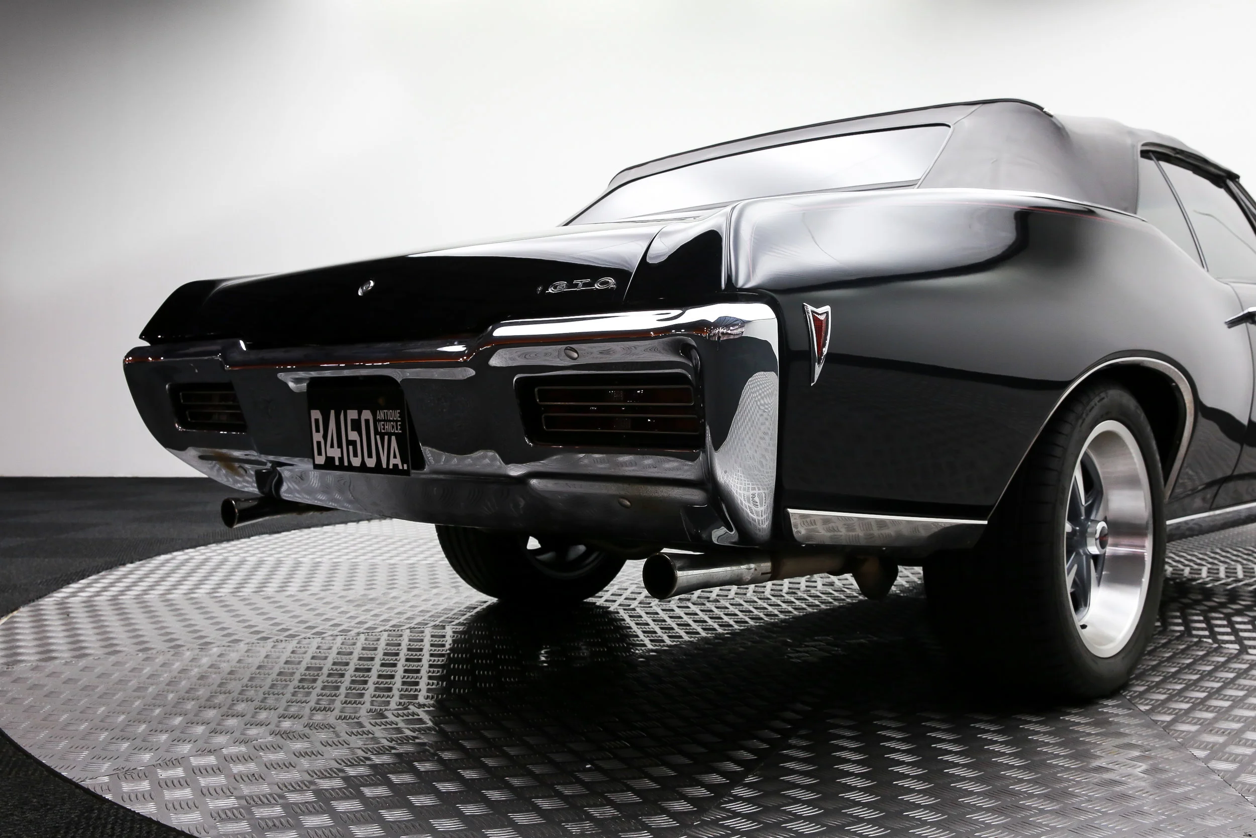 ROBERT_BASSAM_PONTIAC_GTO_1968_BLACK (21).jpg