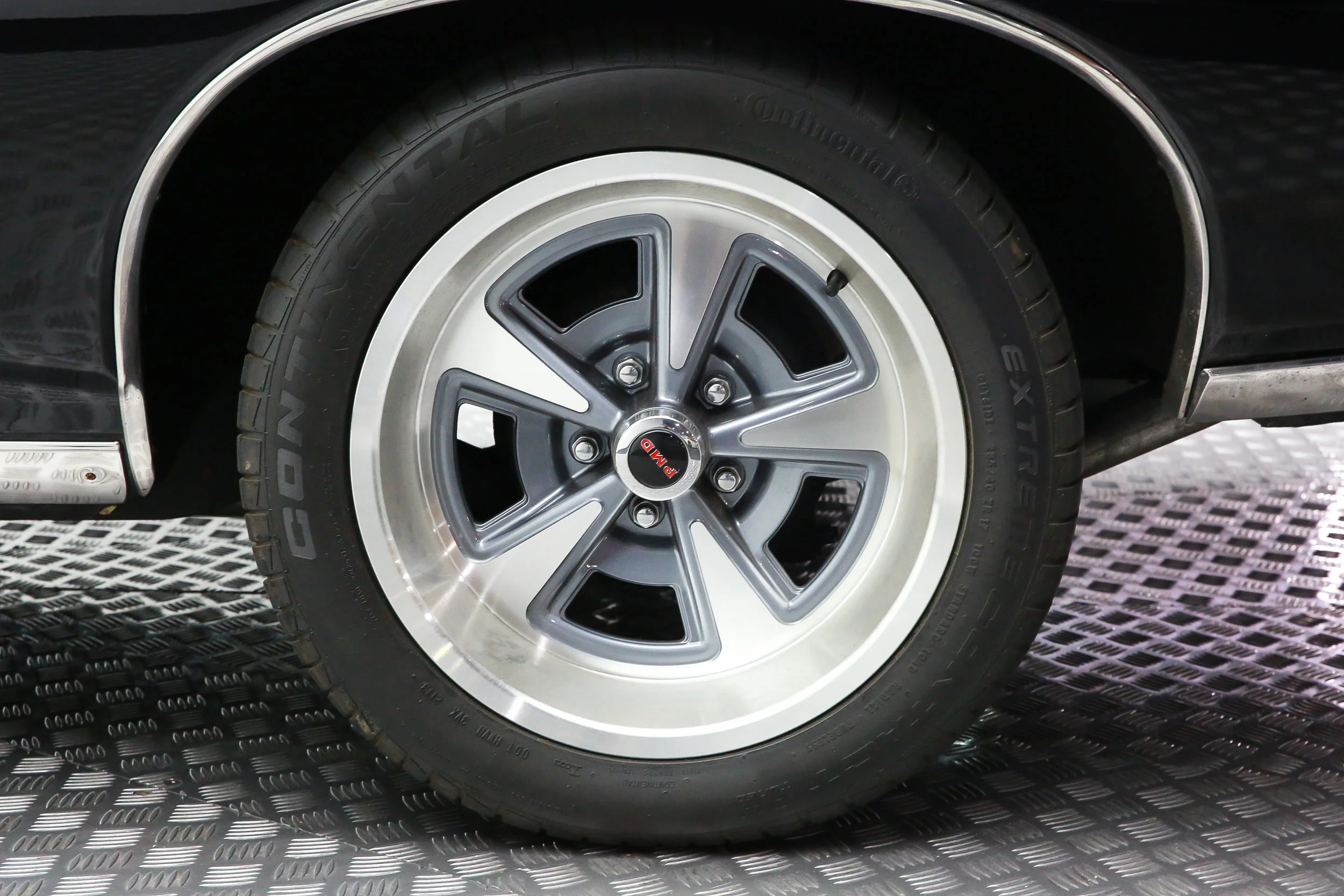 ROBERT_BASSAM_PONTIAC_GTO_1968_BLACK (31).jpg
