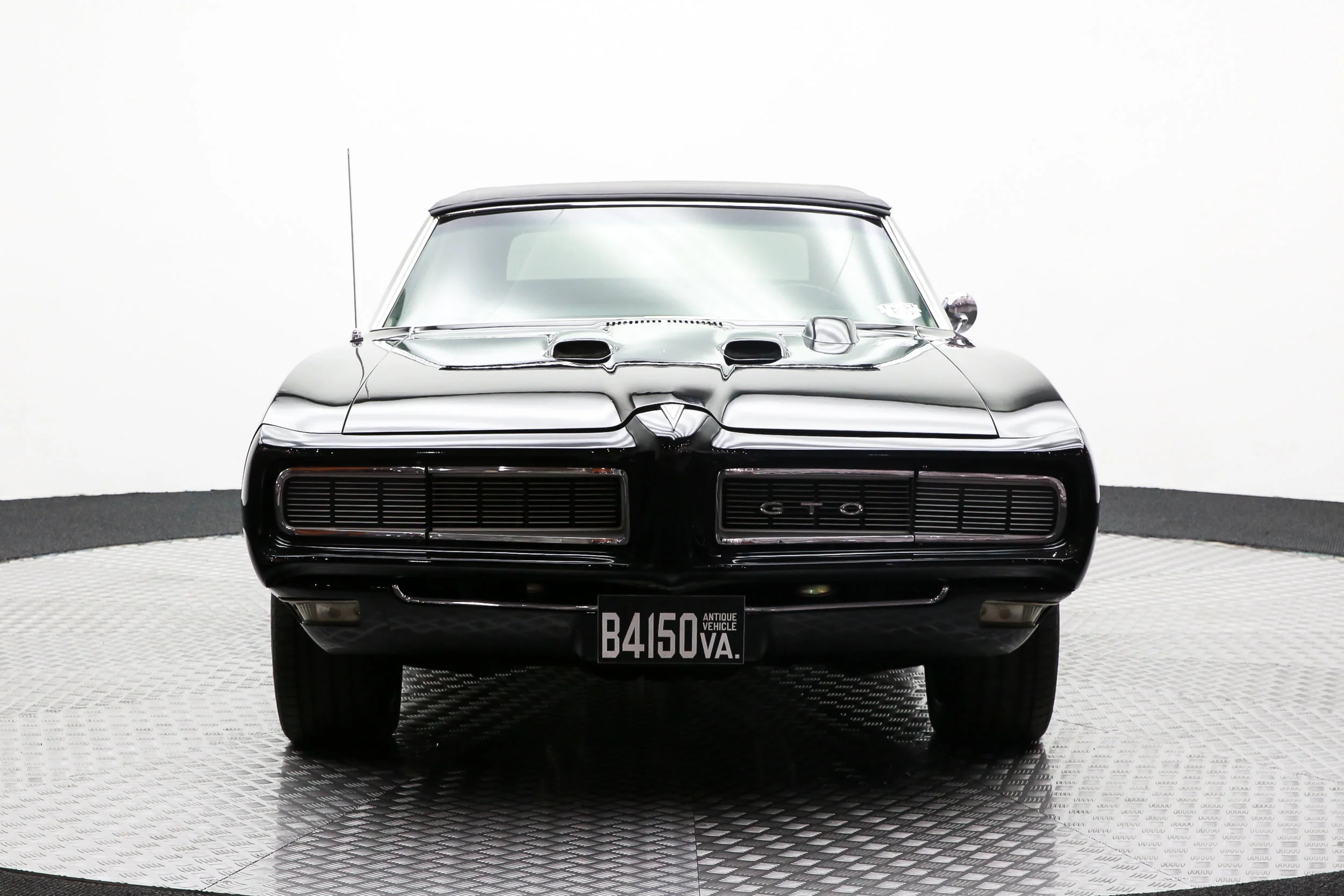 ROBERT_BASSAM_PONTIAC_GTO_1968_BLACK (38).jpg