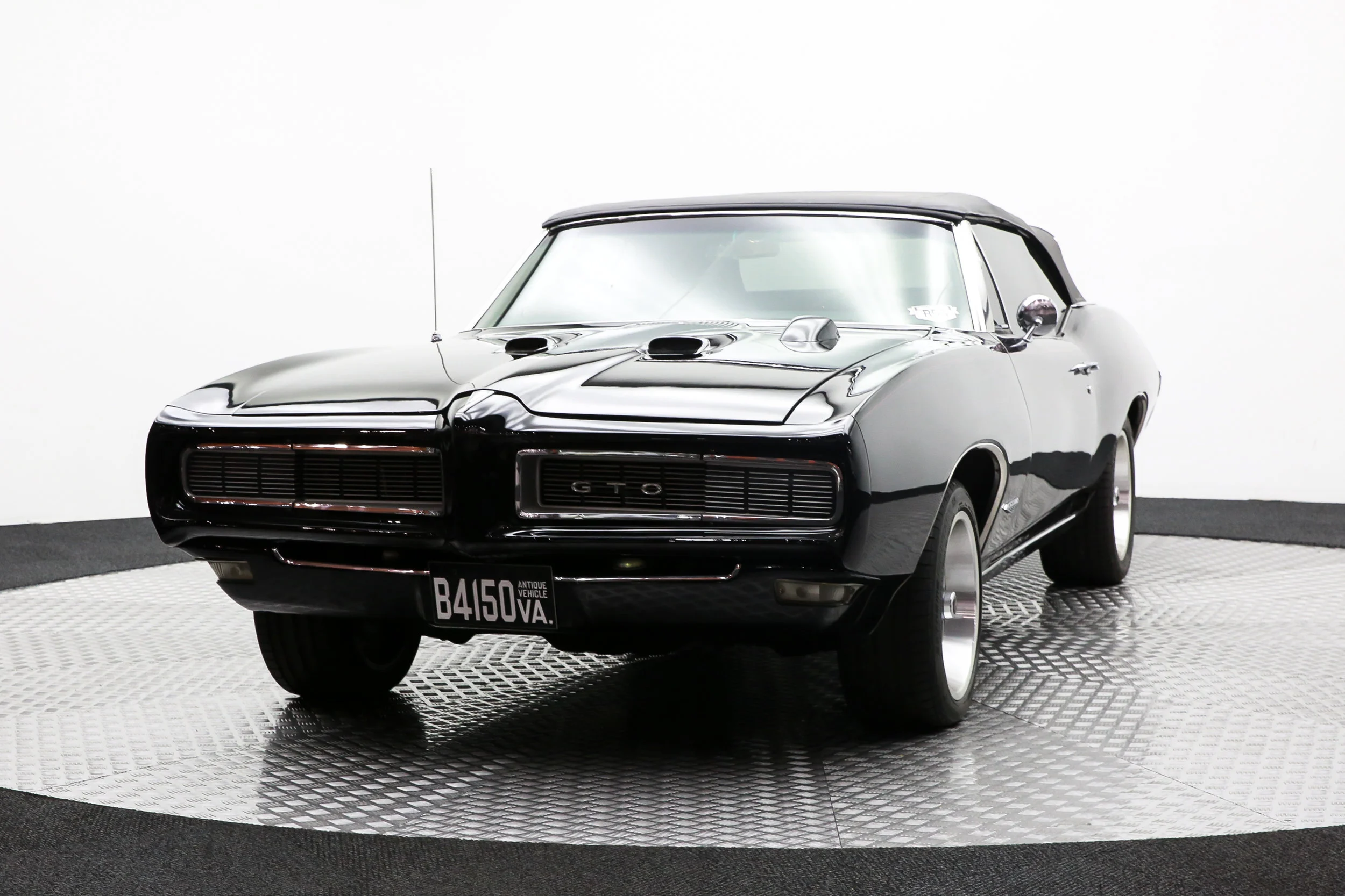 ROBERT_BASSAM_PONTIAC_GTO_1968_BLACK (37).jpg