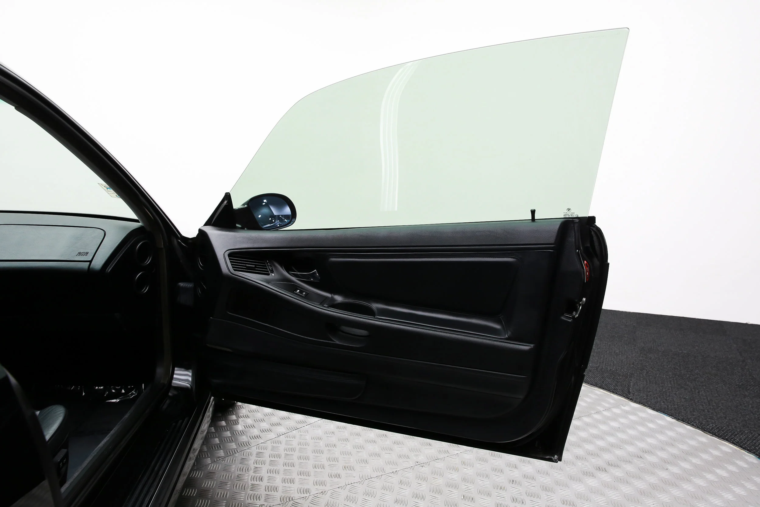 ROBERT_BASSAM_BMW_850_1997_BLACK (28).jpg