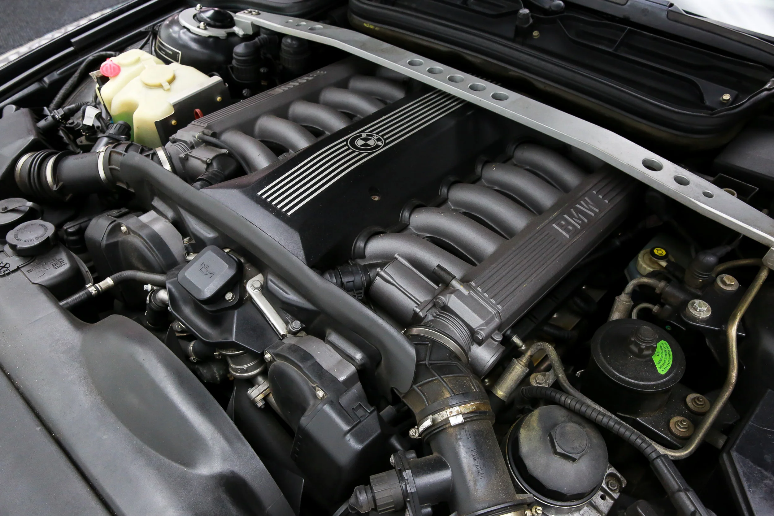 ROBERT_BASSAM_BMW_850_1997_BLACK (32).jpg