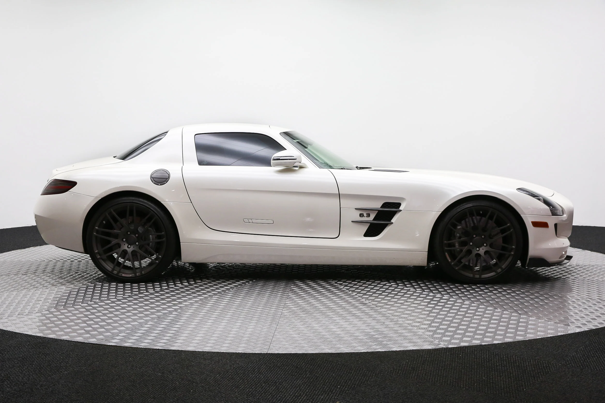 ROBERT_BASSAM_MERCEDES_BENZ_SLS_WHITE (4).jpg