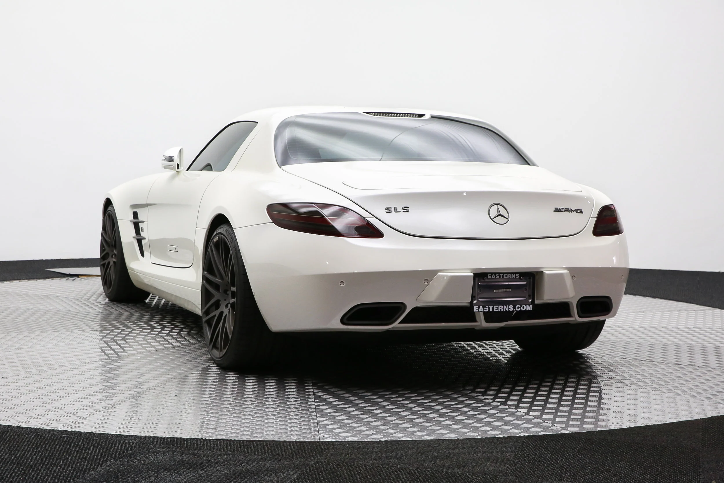 ROBERT_BASSAM_MERCEDES_BENZ_SLS_WHITE (3).jpg
