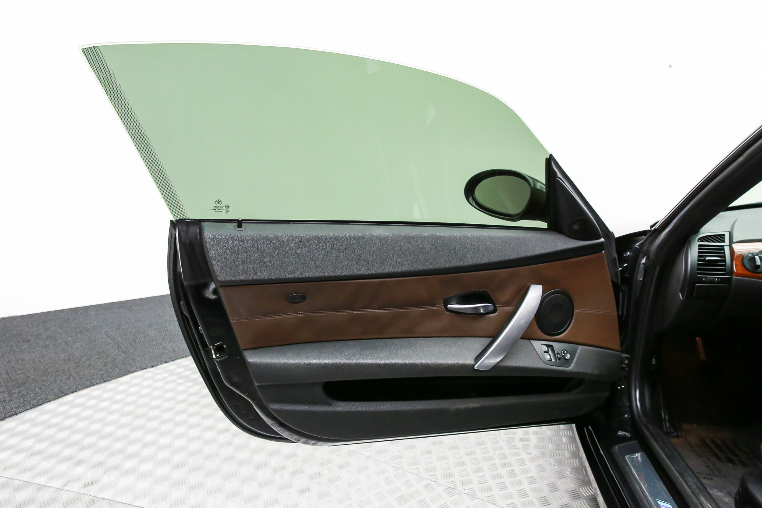 ROBERT_BASSAM_2007_BMW_Z4_M_COUPE_BLACK (4).jpg