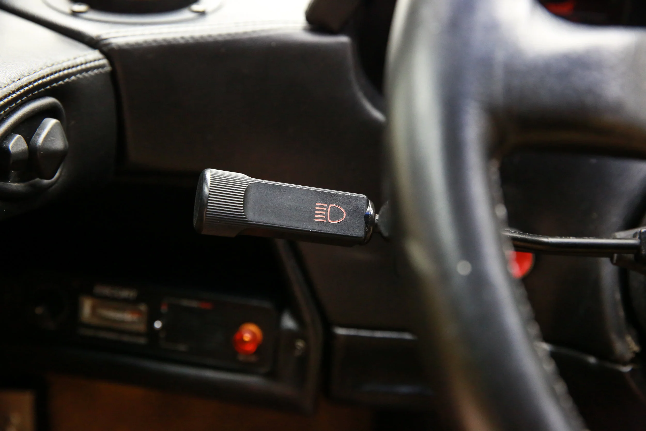 ROBERT_BASSAM_FERRARI_328_GTS_1986_RED (12).jpg