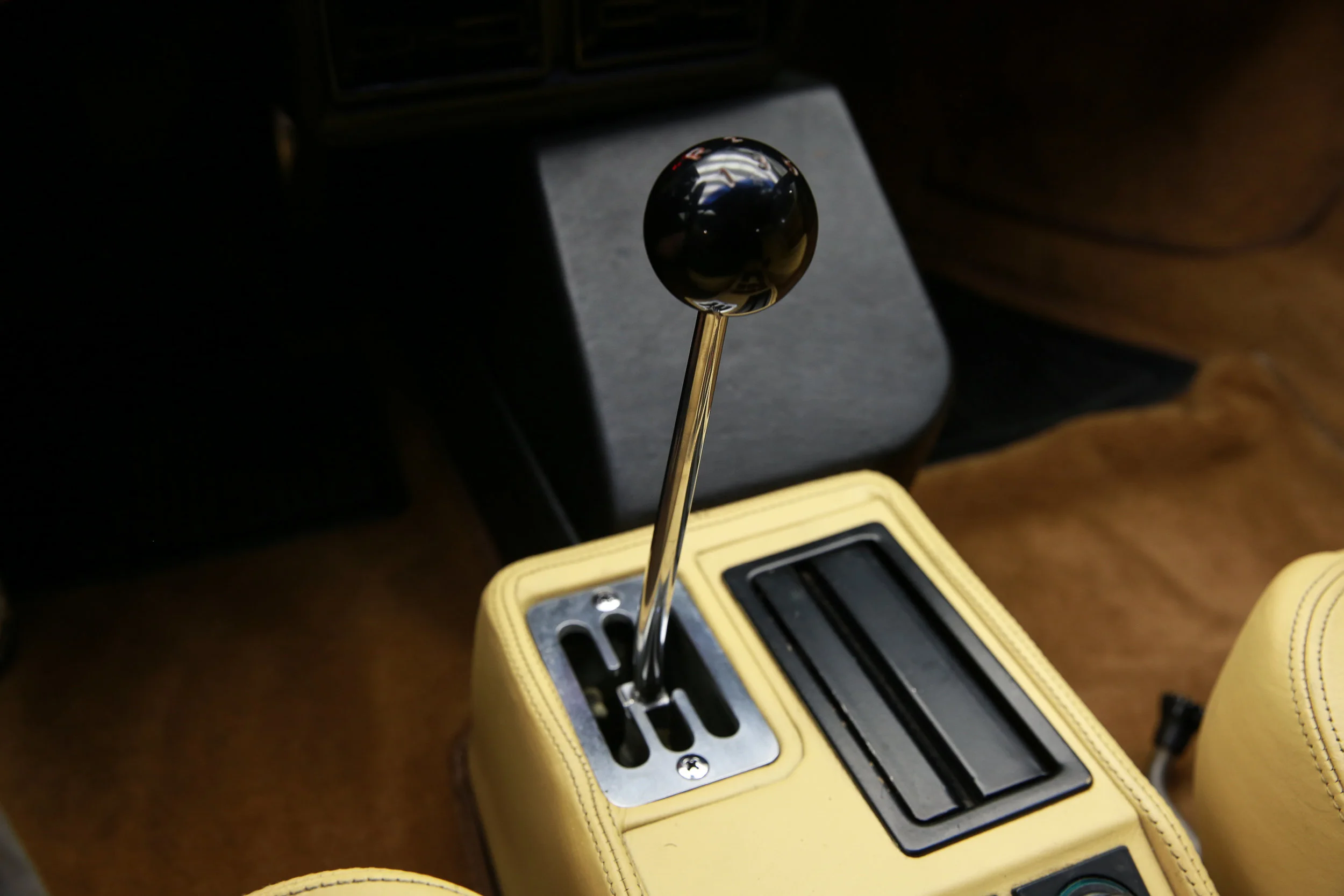 ROBERT_BASSAM_FERRARI_328_GTS_1986_RED (19).jpg