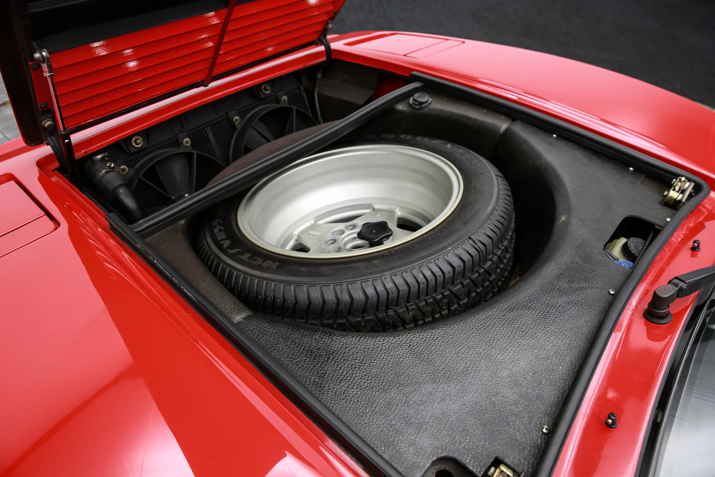 ROBERT_BASSAM_FERRARI_328_GTS_1986_RED (39).jpg