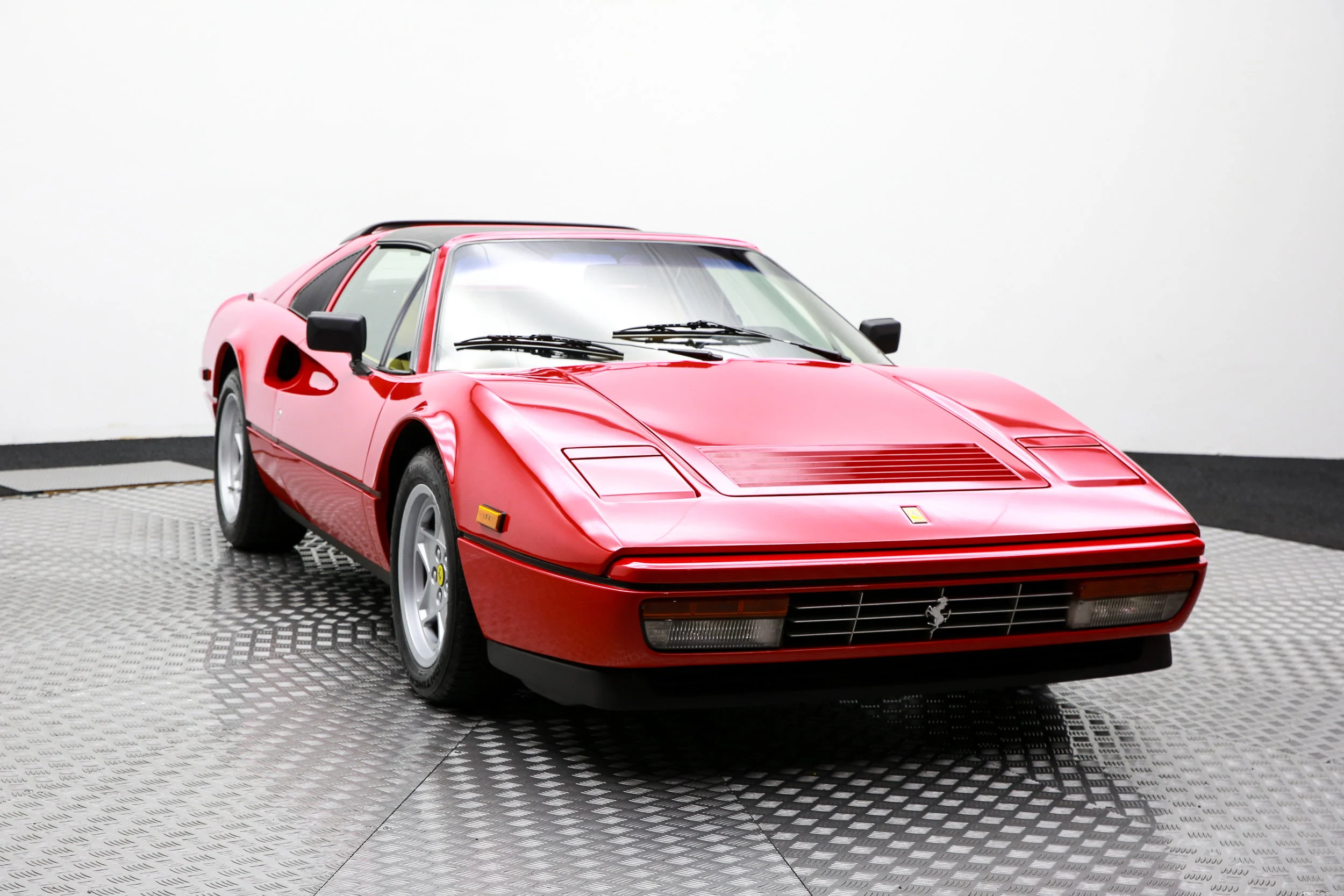 ROBERT_BASSAM_FERRARI_328_GTS_1986_RED (56).jpg