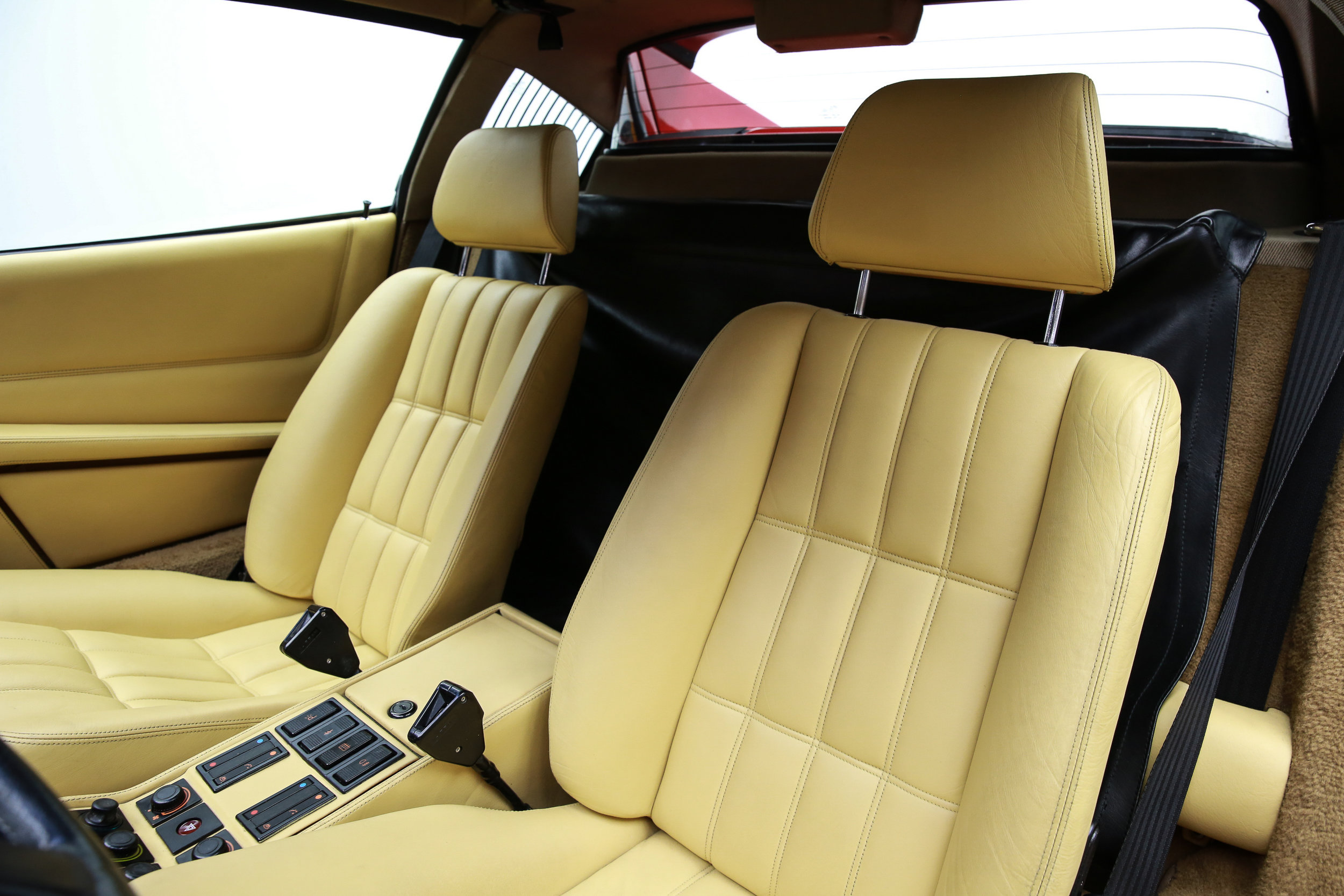 ROBERT_BASSAM_FERRARI_328_GTS_1986_RED (58).jpg