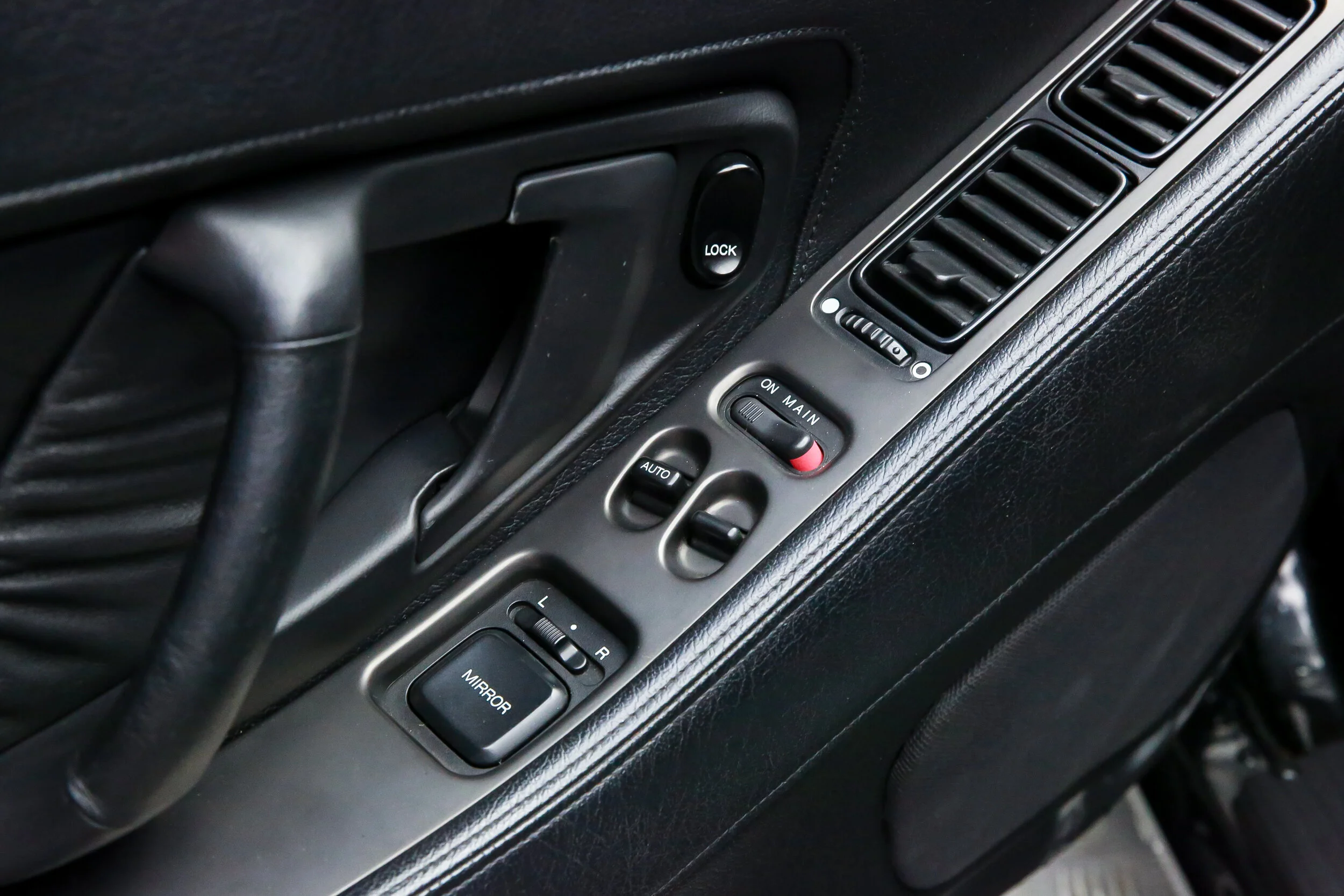 ROBERT_BASSAM_ACURA_NSX_1991_BLACK (5).jpg