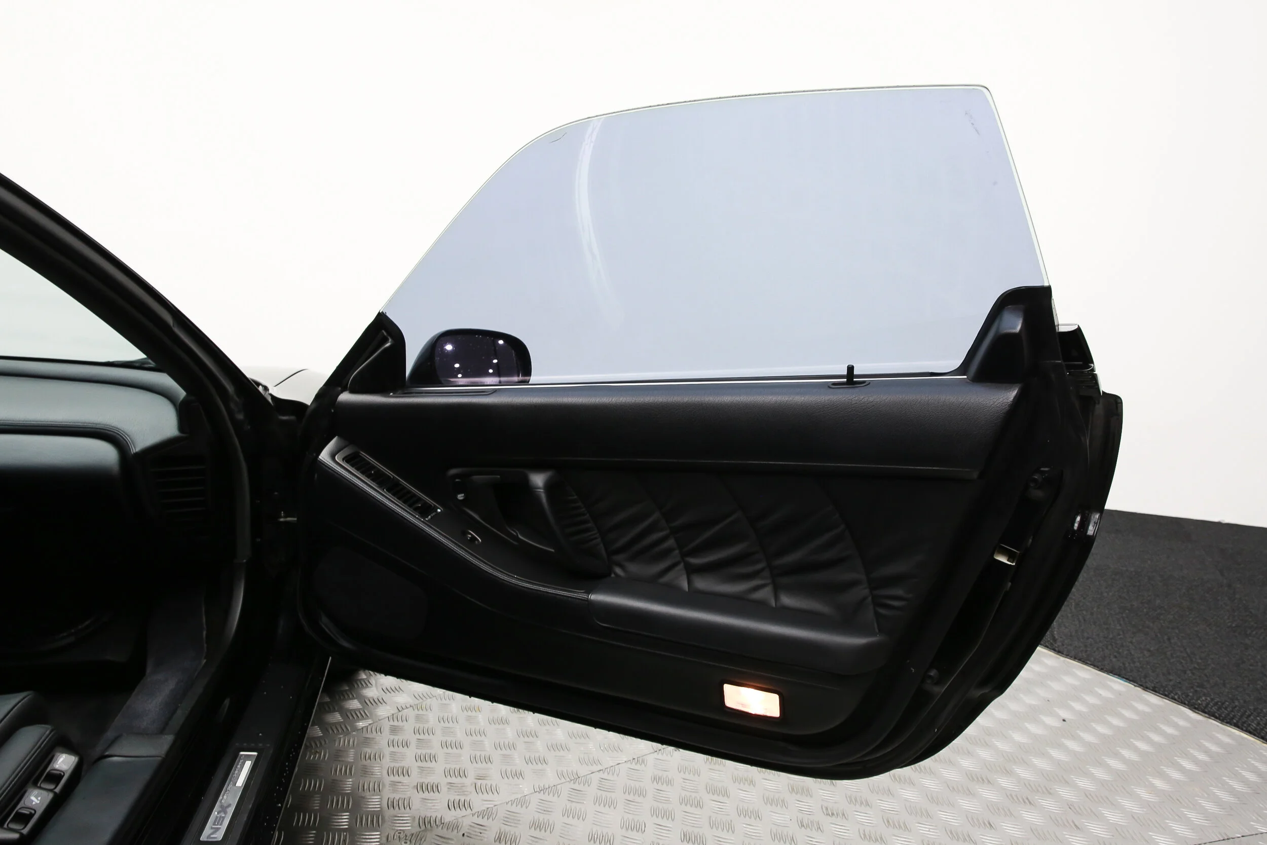 ROBERT_BASSAM_ACURA_NSX_1991_BLACK (31).jpg