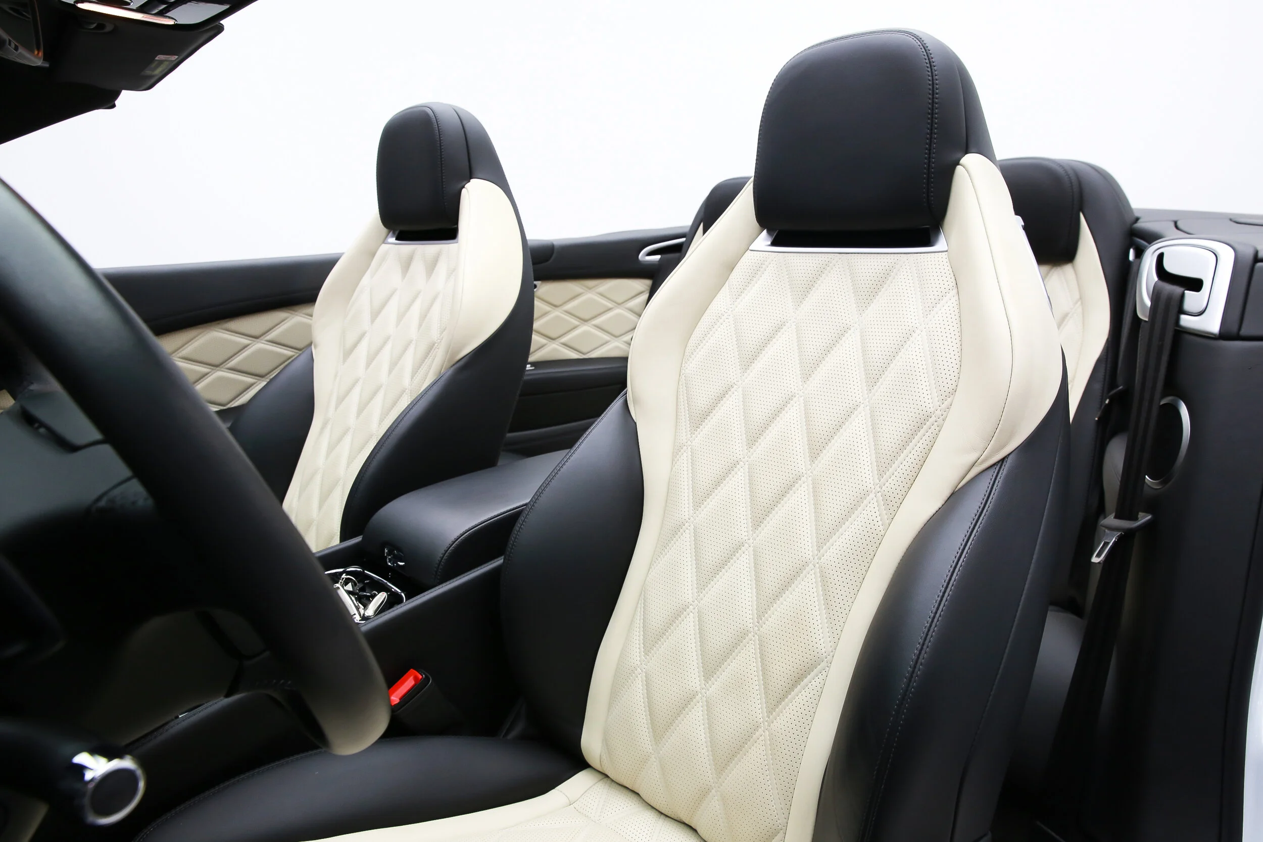 ROBERT_BASSAM_BENTLEY_CONTINENTAL_GTS_WHITE (53).jpg