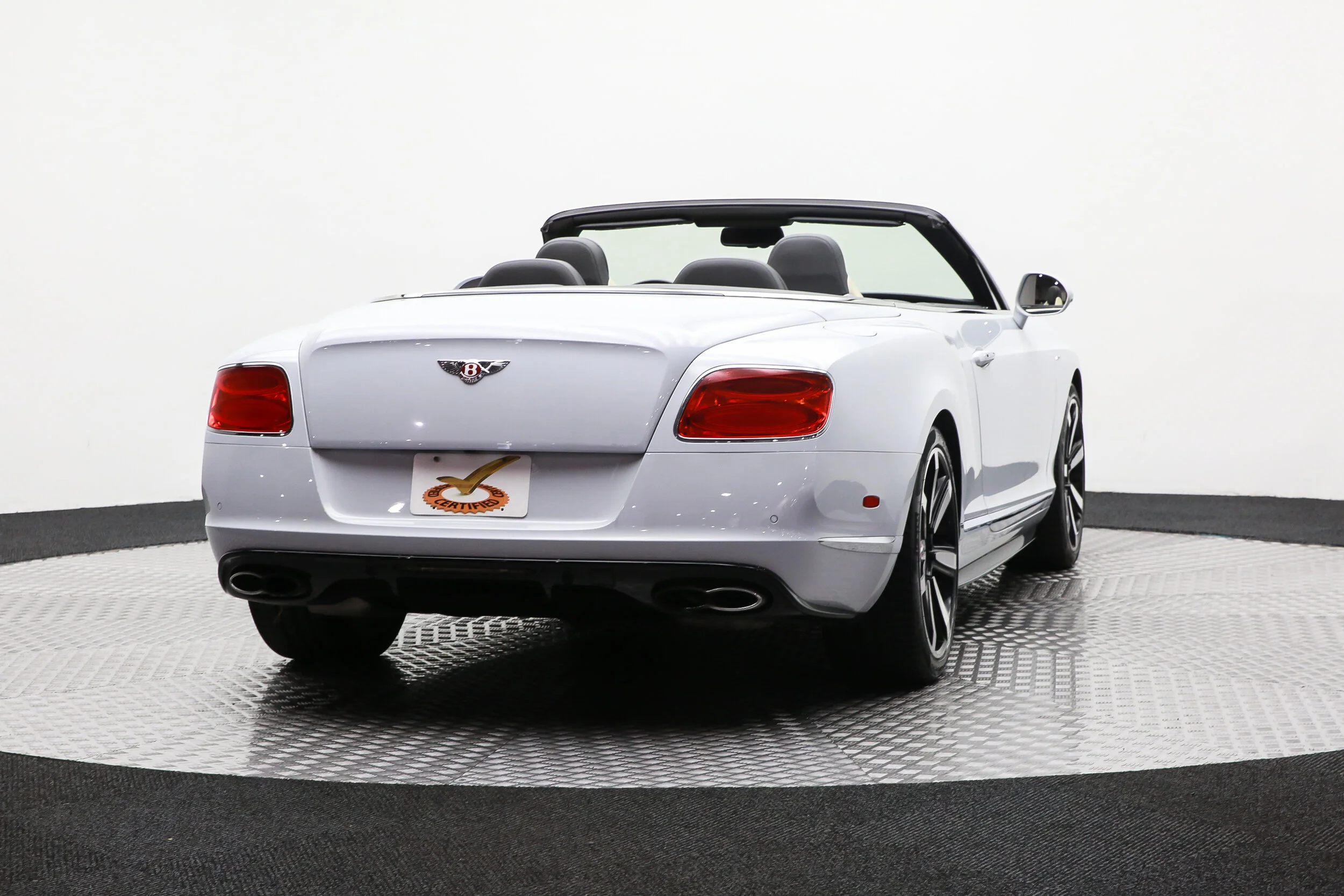 ROBERT_BASSAM_BENTLEY_CONTINENTAL_GTS_WHITE (1).jpg
