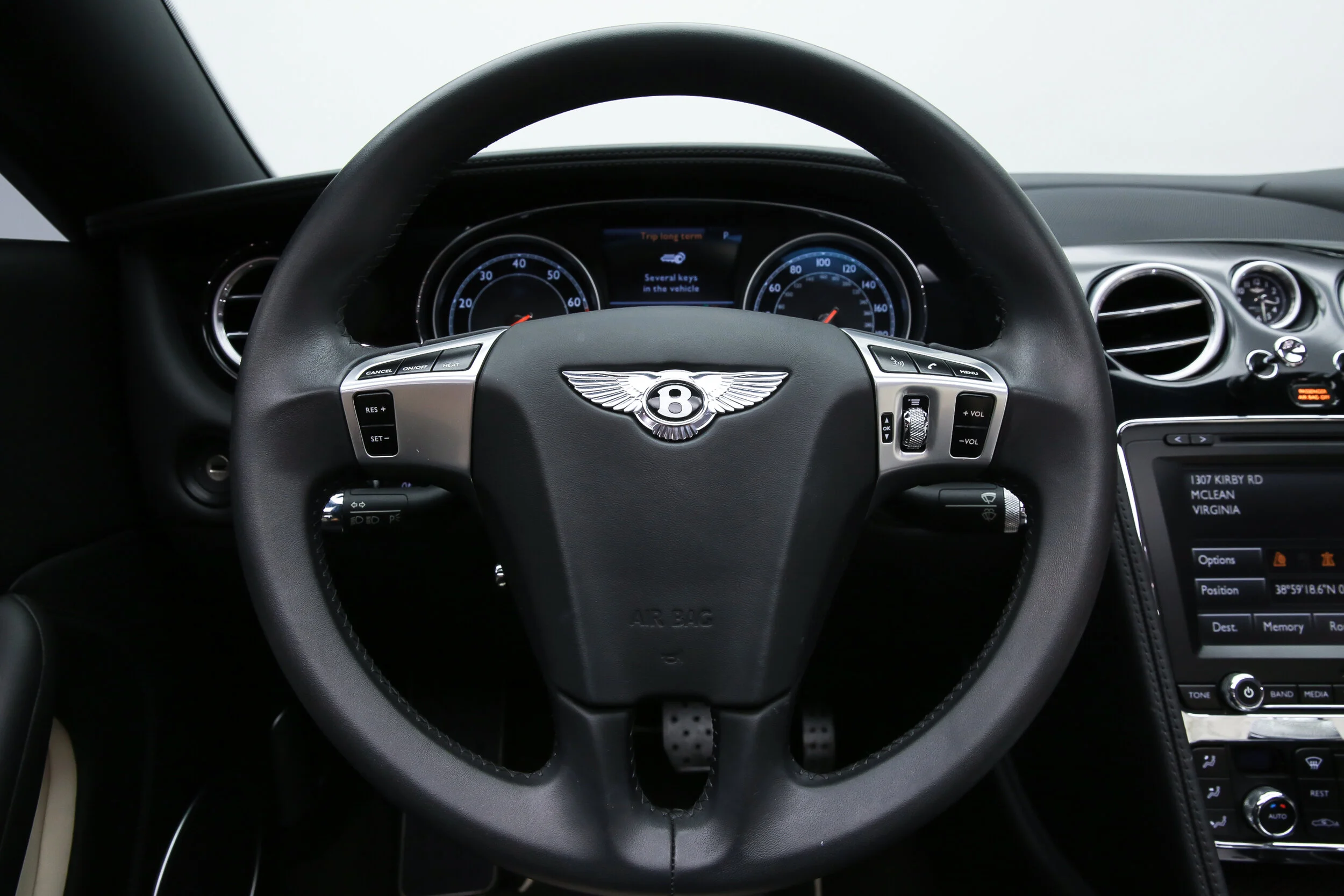 ROBERT_BASSAM_BENTLEY_CONTINENTAL_GTS_WHITE (11).jpg